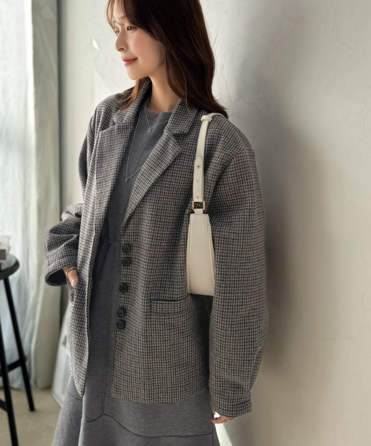《daaco×クラシカルエルフコラボ》羽織るだけで、品よく見違える。多ボタン千鳥柄テーラードジャケット（ミドル丈） ce1010648