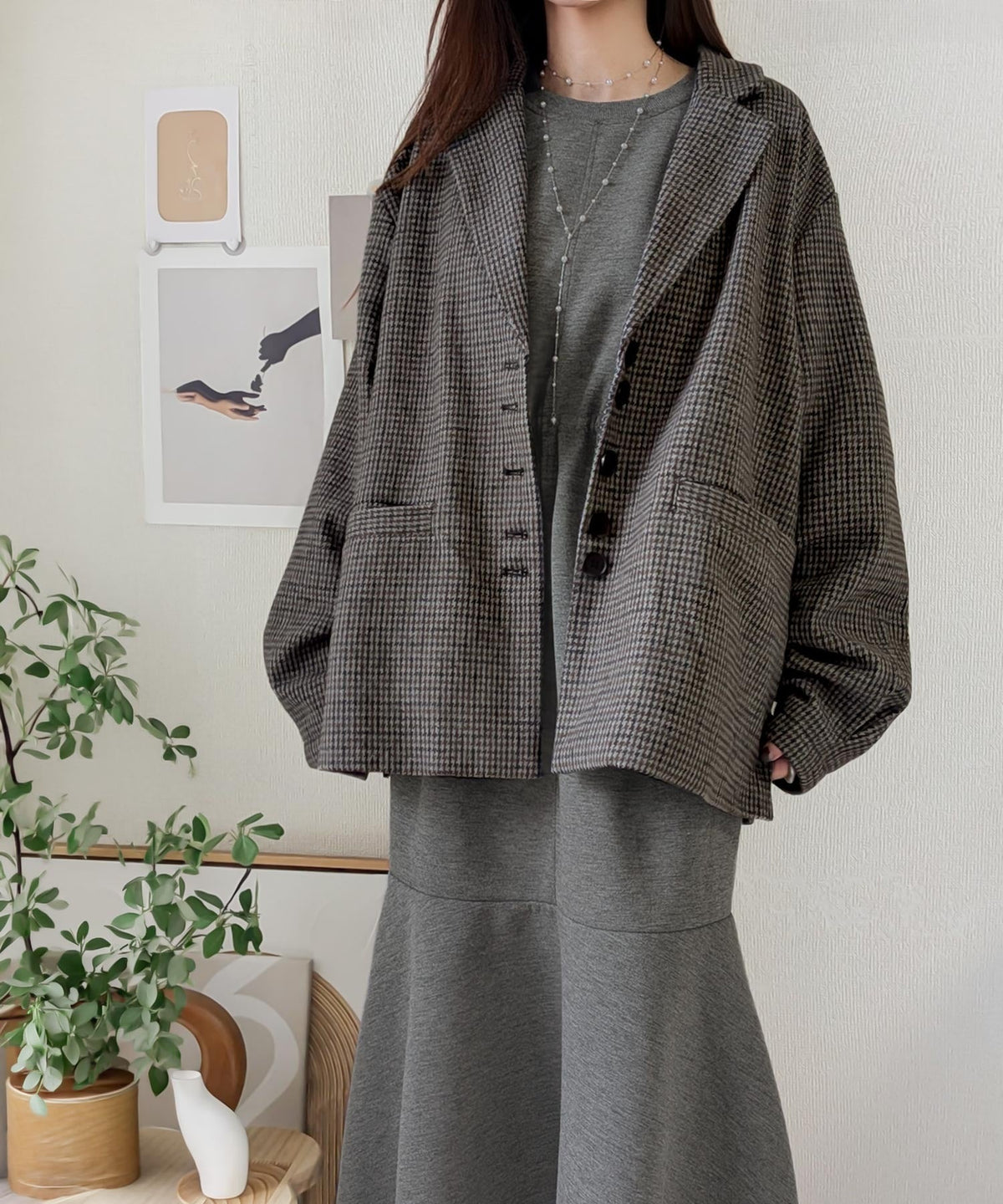 《daaco×クラシカルエルフコラボ》羽織るだけで、品よく見違える。多ボタン千鳥柄テーラードジャケット（ミドル丈） ce1010648