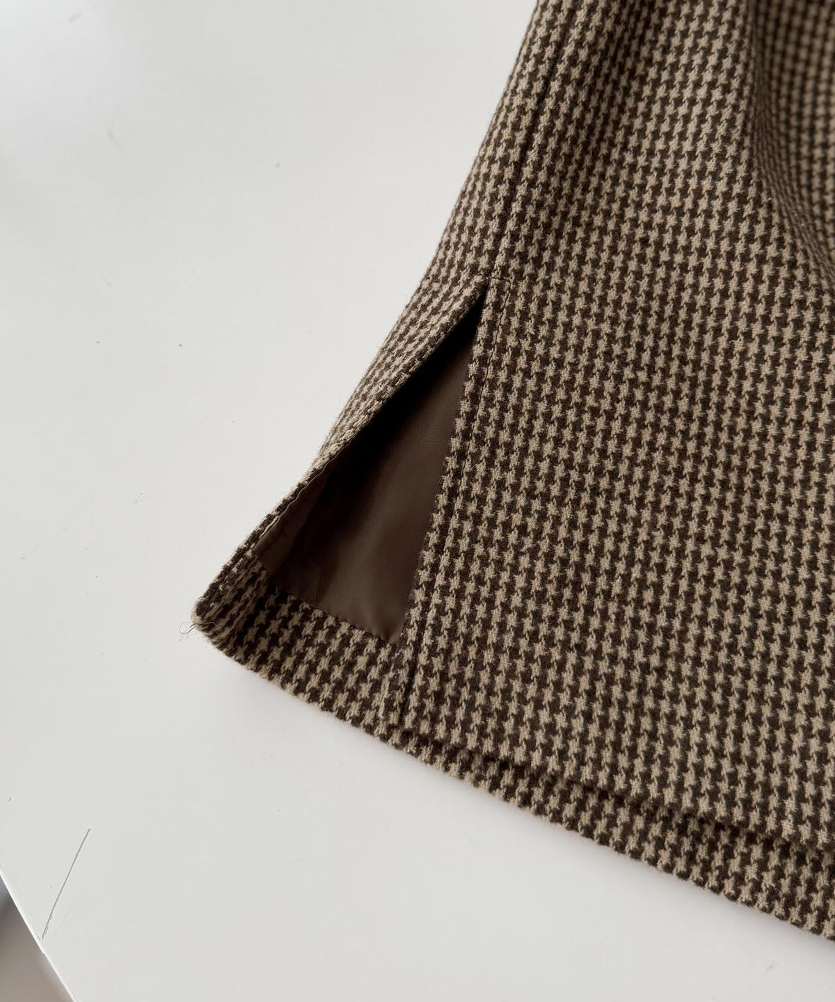 《daaco×クラシカルエルフコラボ》羽織るだけで、品よく見違える。多ボタン千鳥柄テーラードジャケット（ミドル丈） ce1010648