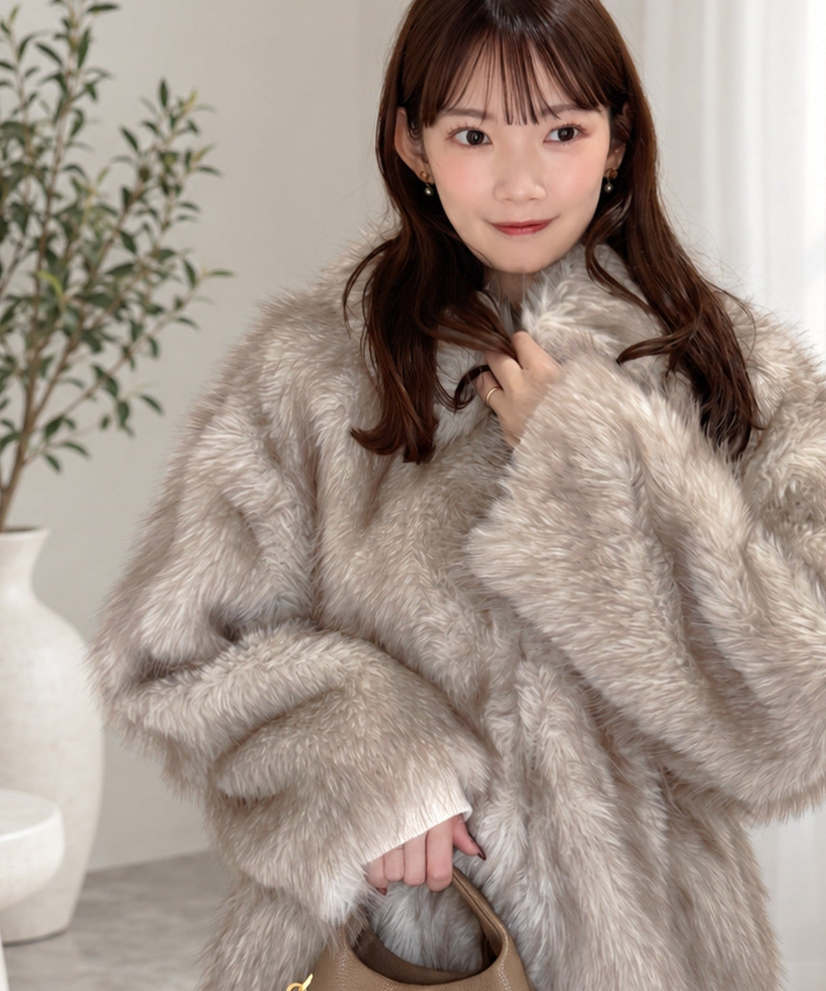 《ERIKOさん×クラシカルエルフコラボ》襟元のアレンジで印象チェンジ♪2WAYカラー襟付きミックスシャギーファーブルゾン（ミドル丈） ce1010653
