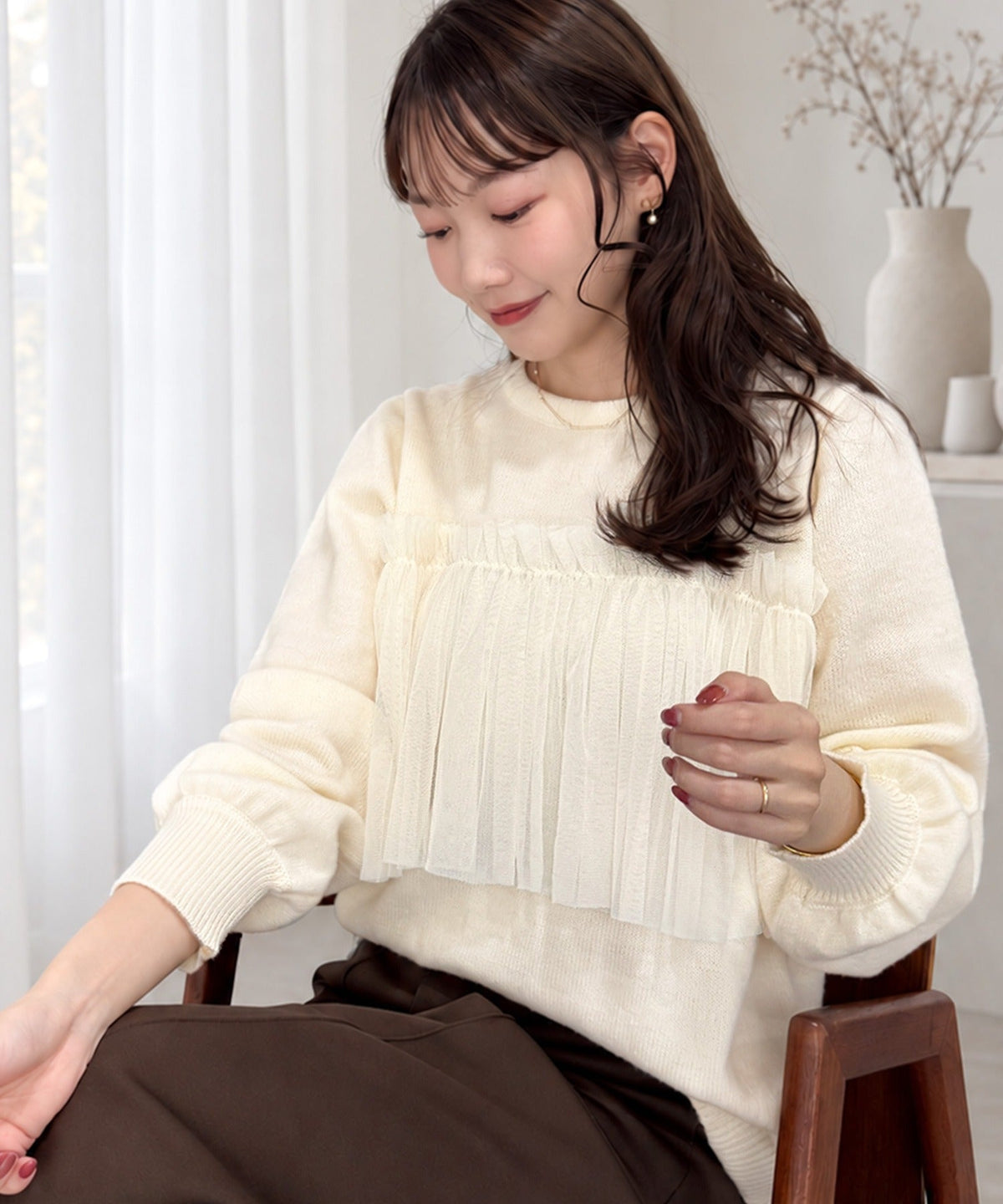 《ERIKOさん×クラシカルエルフコラボ》繊細チュールで魅せる。袖ぽわんペプラムニットトップス ce1015118