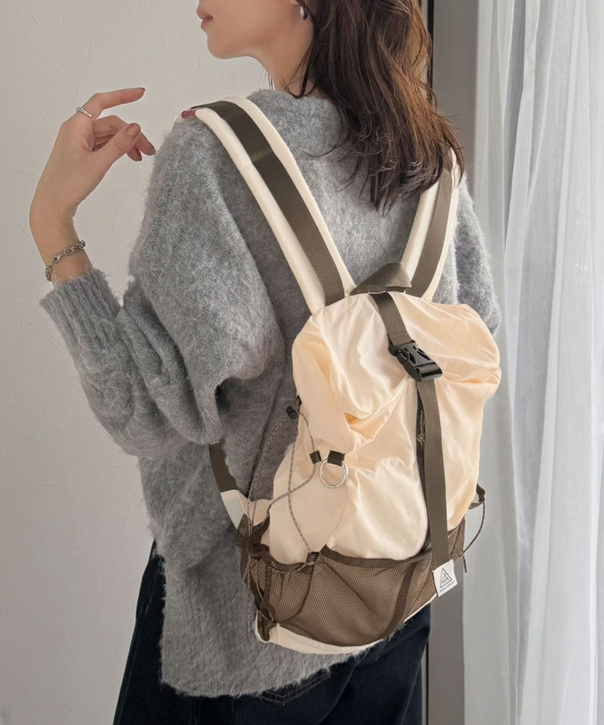 《JaVaジャバコラボ》軽さ、機能、沼すぎる、『ドはまりリュック』メッシュポケット付きエアリーリュックサック（ポケッタブル仕様） jv1070273