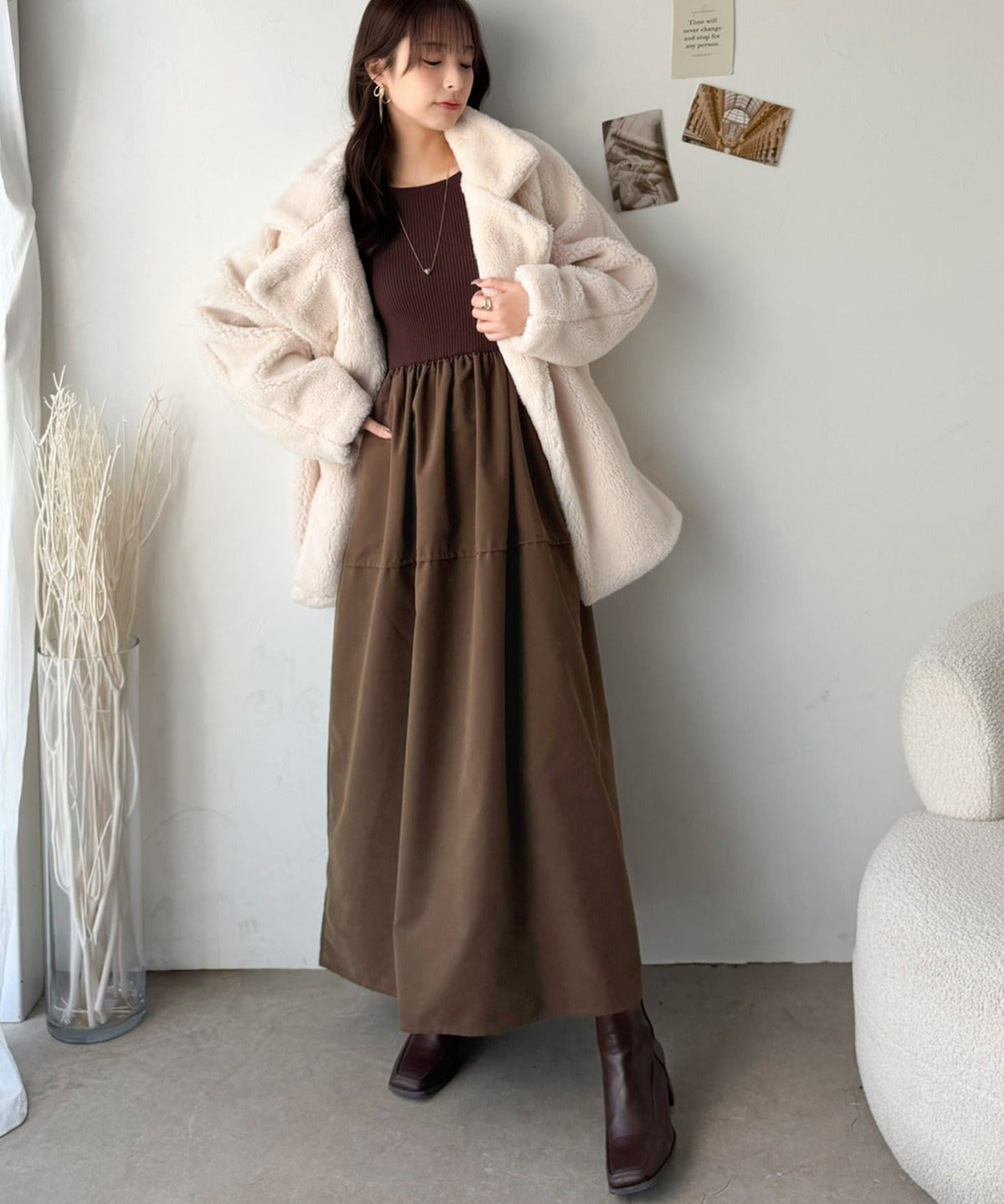 《ERIKOさん×クラシカルエルフコラボ》ふわっと包まれて、首元まで暖かく♪スタンドカラーファーコート（ミドル丈） ce1010650