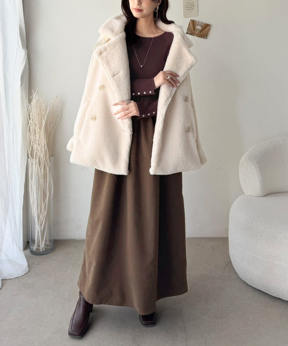《ERIKOさん×クラシカルエルフコラボ》ふわっと包まれて、首元まで暖かく♪スタンドカラーファーコート（ミドル丈） ce1010650