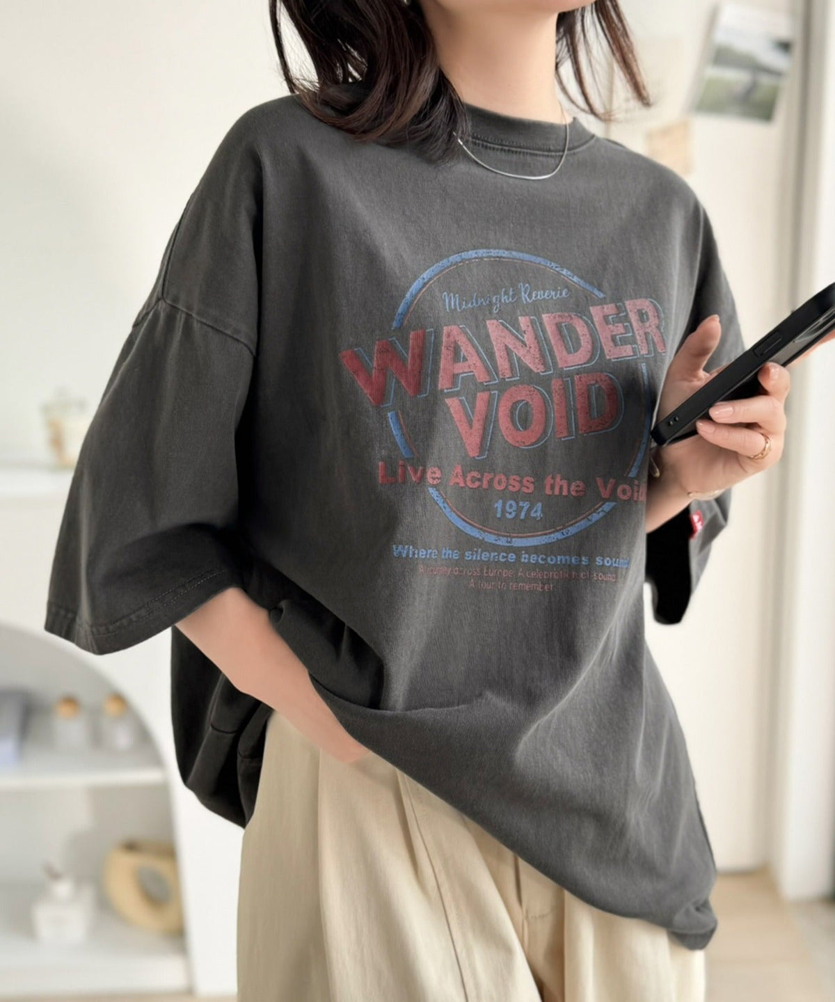 《JaVaジャバコラボ》配色で遊ぶ！大人カジュアルの決定版。綿100％ツアーロゴTシャツ (半袖) jv1329087