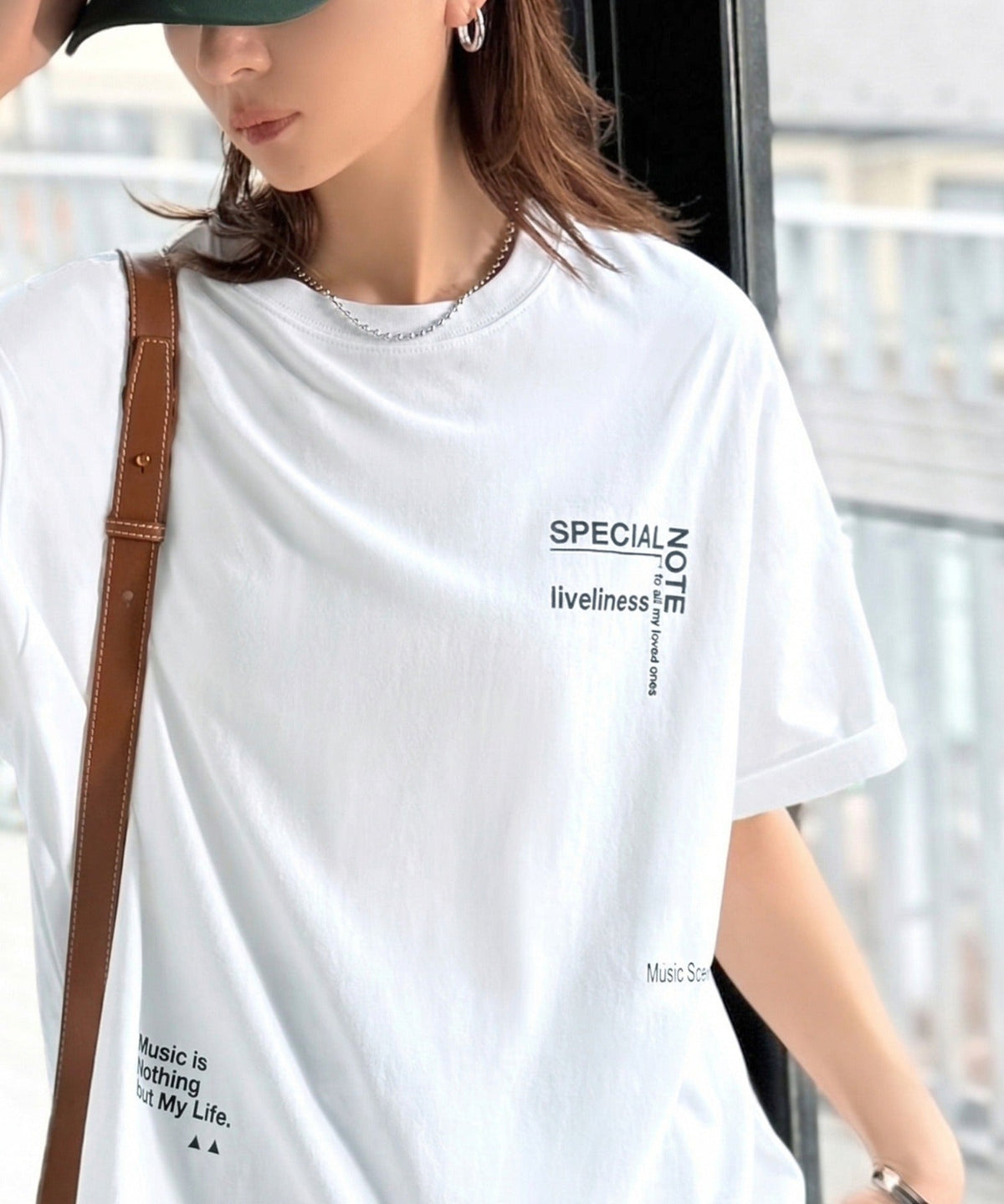 《JaVaジャバコラボ》遊びゴコロを着こなす。綿100％ 前後ランダムロゴ刺繍 オーバーサイズTシャツ（半袖） jo1320012