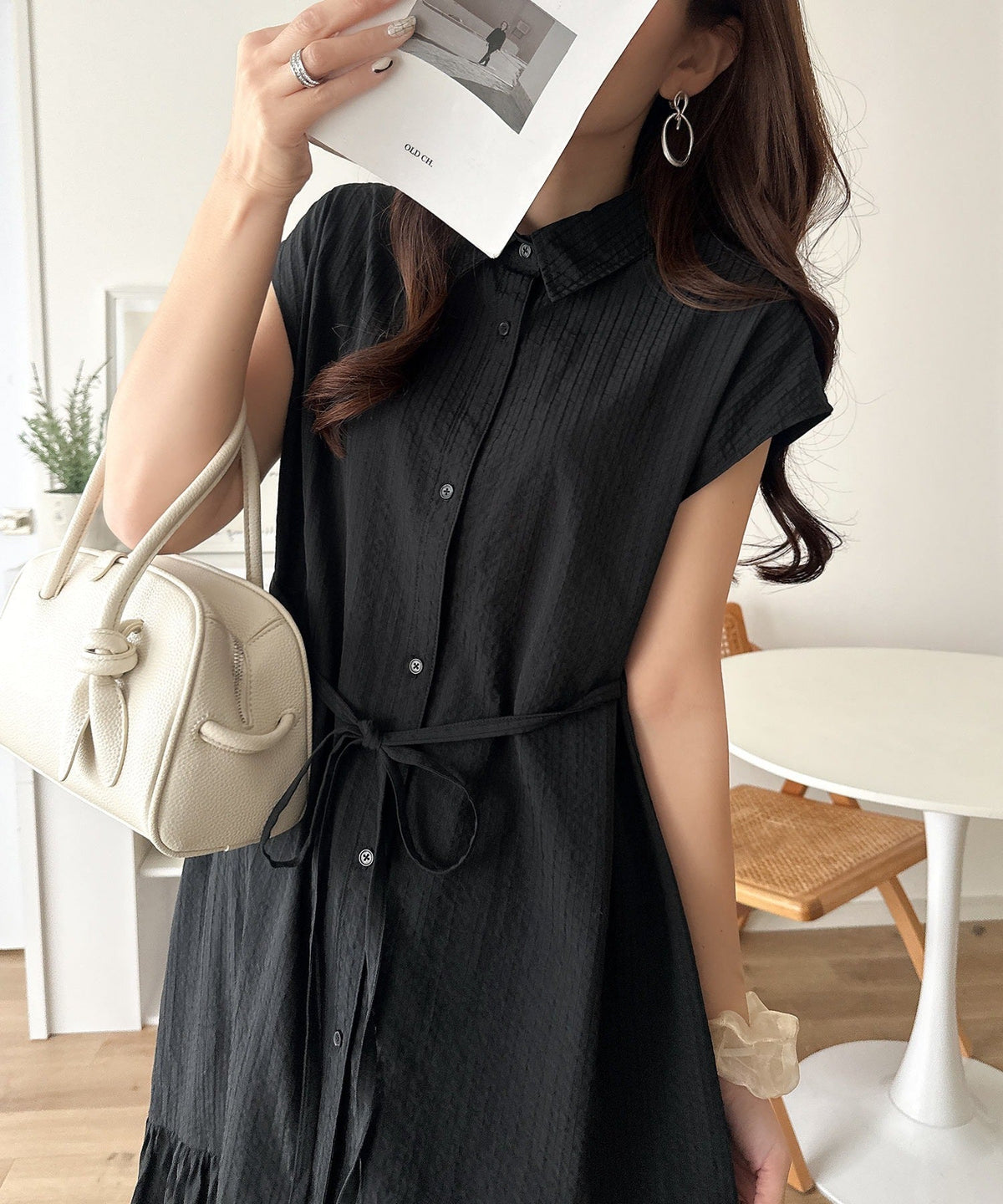 清涼感のある素材で軽やかにスタイルアップ♪フレンチスリーブ裾フリルシャツワンピース ce1010577