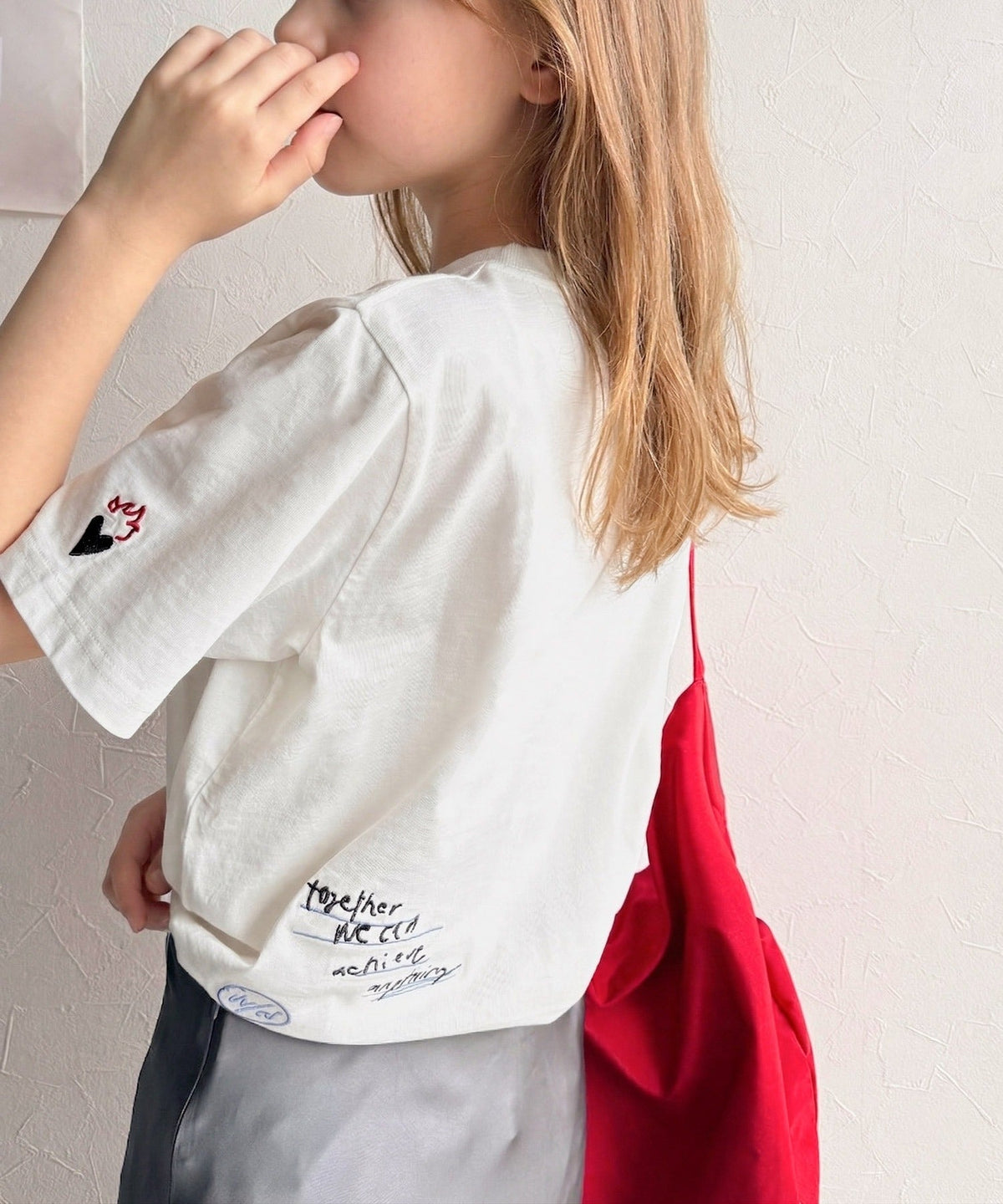 【キッズ】親子リンクコーデも楽しめる！綿100%らくがき風刺繍 無地＆ボーダー柄半袖Tシャツ ck1260396