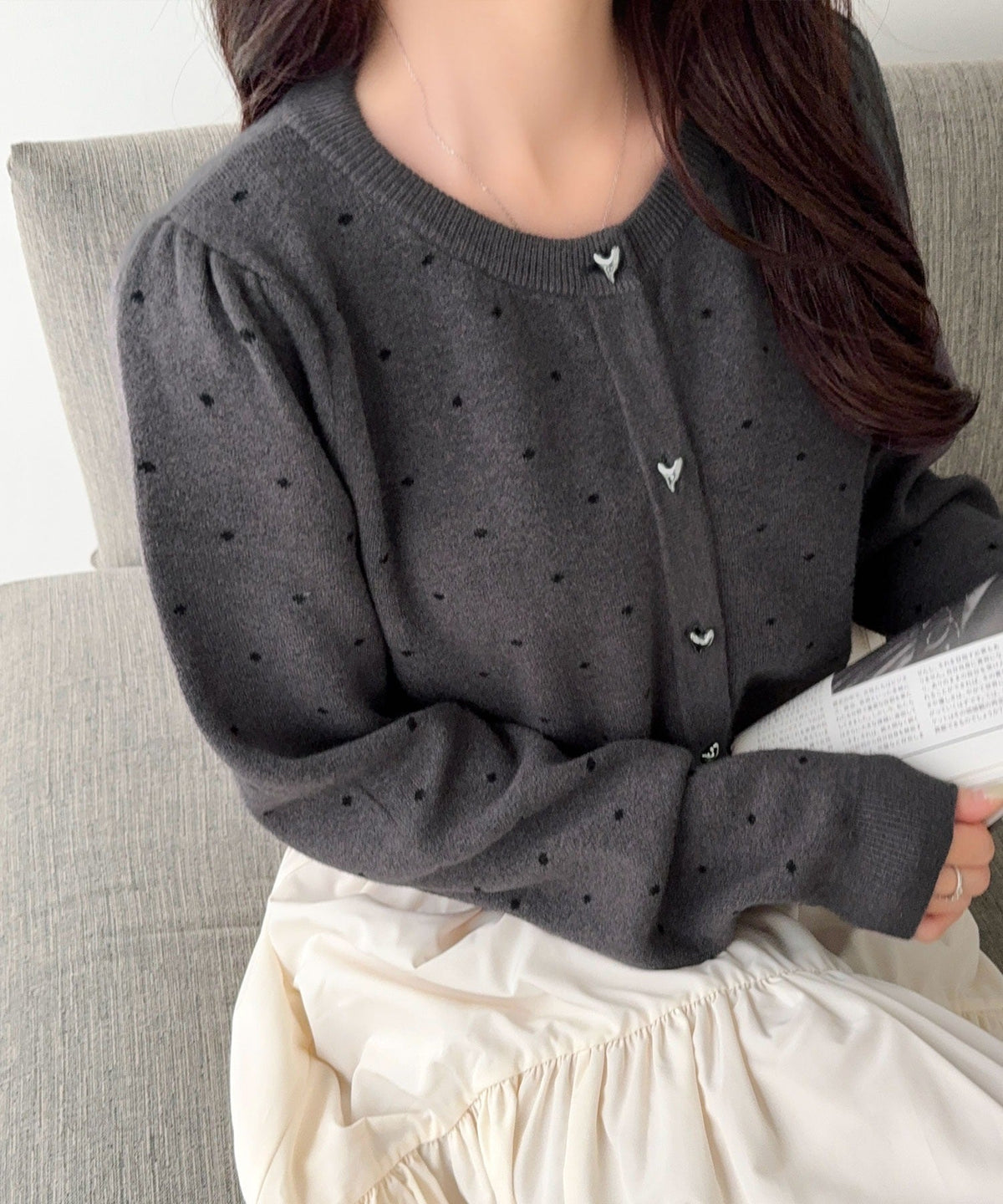 【mily bilet】きらめくハートで甘さをひとさじ。ハート釦ギャザースリーブもちもちカーディガン(ドット/無地) mi1329127