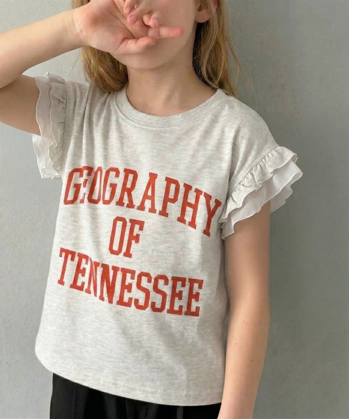 【mily bilet】【キッズ】 親子リンクコーデ可能◎ダブルフリル袖カレッジライクロゴゆるTシャツ mk1329036