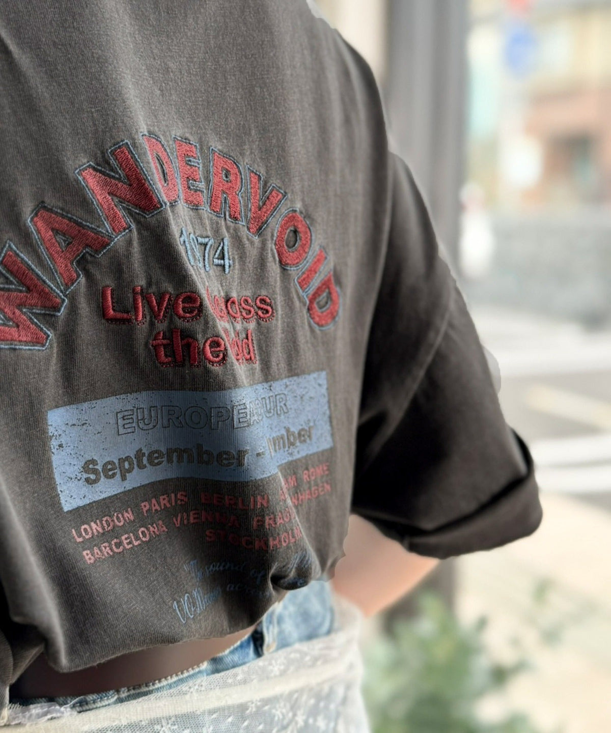 《JaVaジャバコラボ》配色で遊ぶ！大人カジュアルの決定版。綿100％ツアーロゴTシャツ (半袖) jv1329087