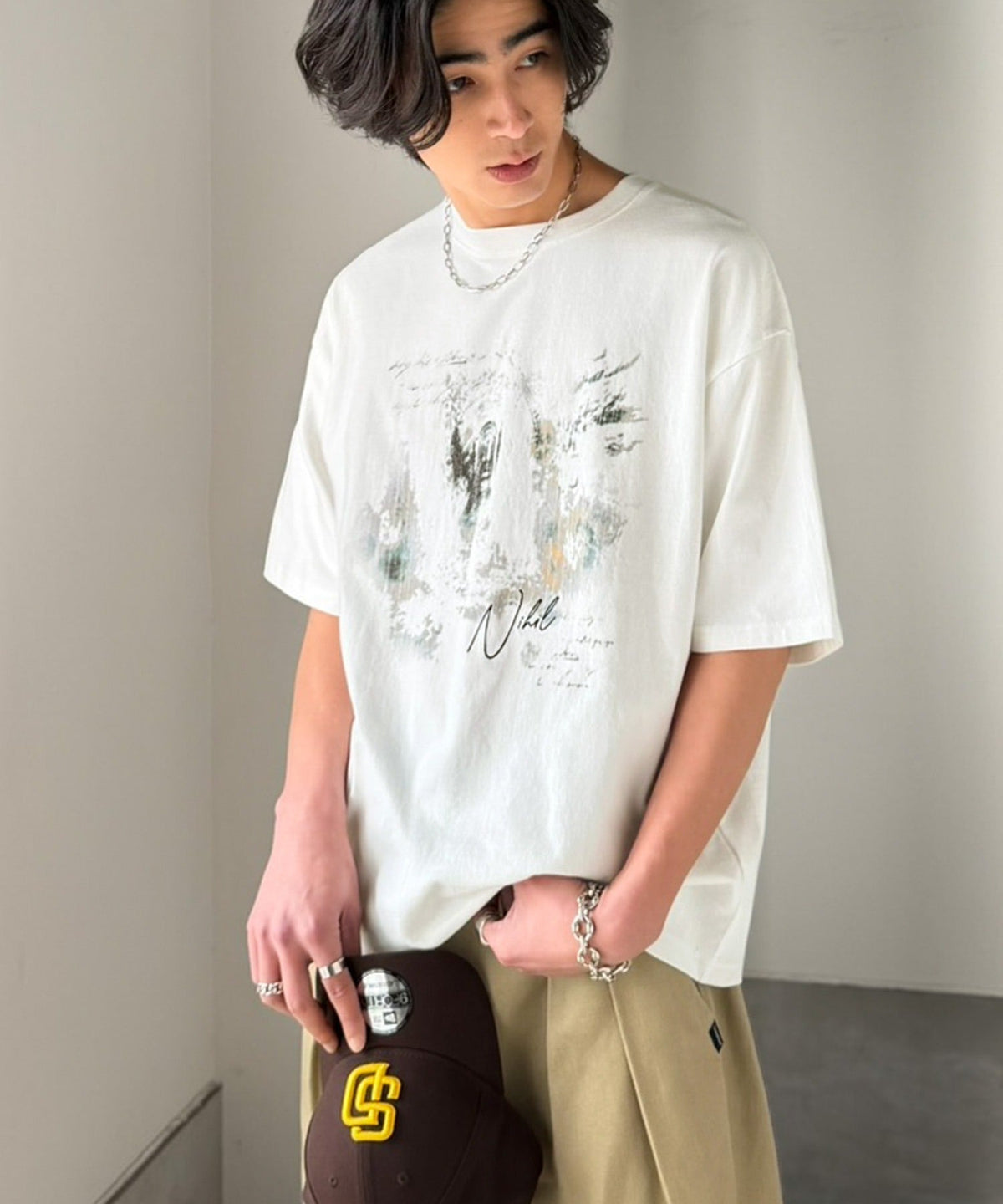 綿100％ ワンポイント刺繍入り ヴィンテージ グラフィックアソートTシャツ／Vintage Graphic Assorted T-Shirt co1320010