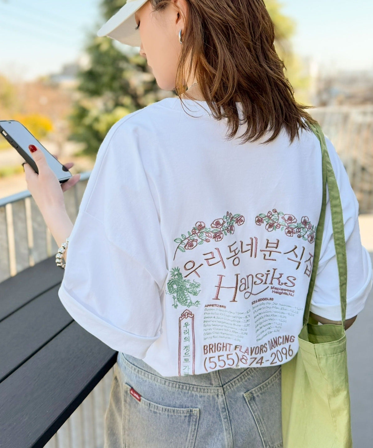 《JaVaジャバコラボ》バック刺繍が主役の一枚♪オーバーサイズ ハングル刺繍バックプリントビッグTEE jv1260552