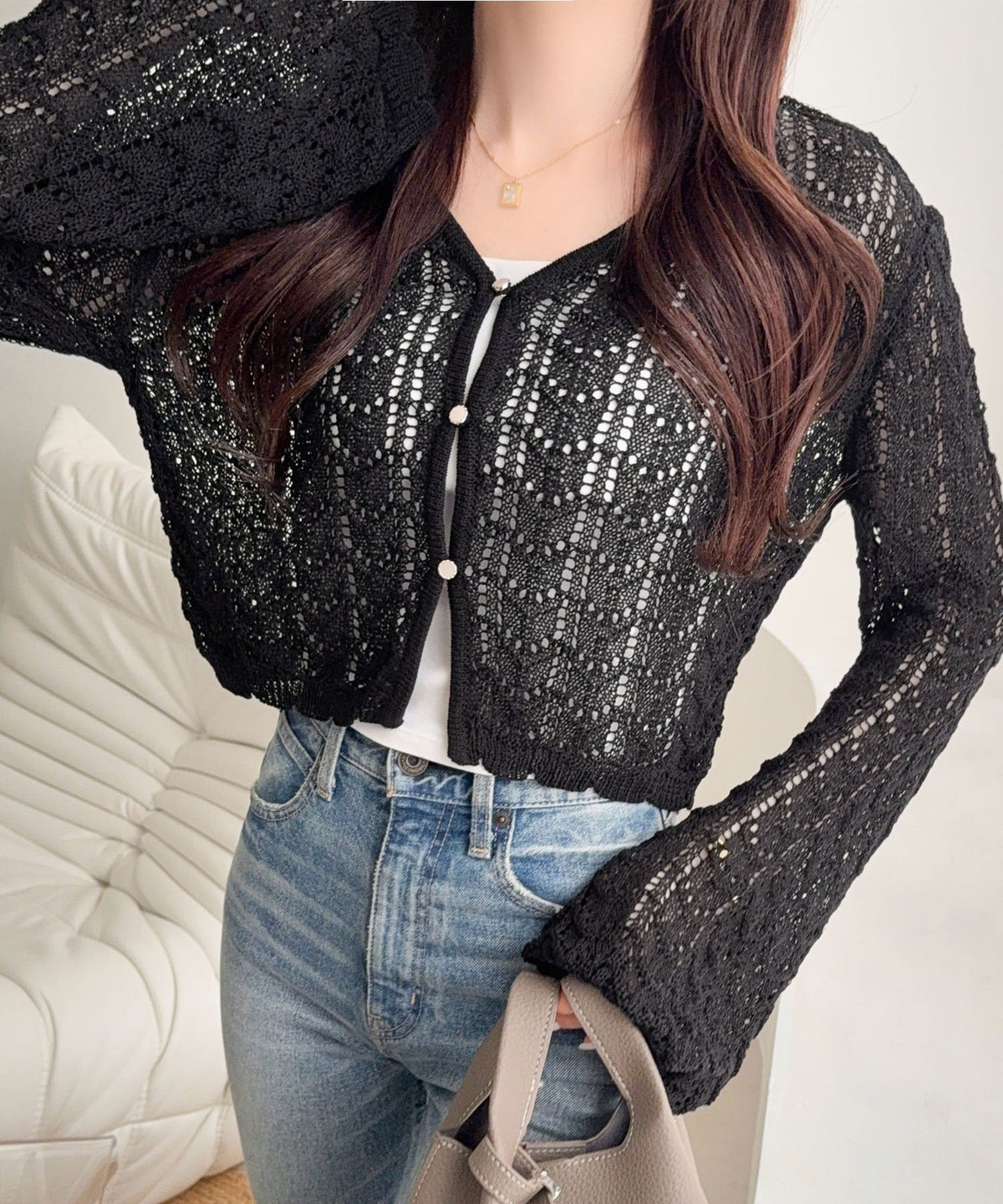 【mily bilet】“涼しげ×あざと可愛い”の最強タッグ♪透かし編みシェル釦付きクロップドカーディガン（長袖） mi1359042