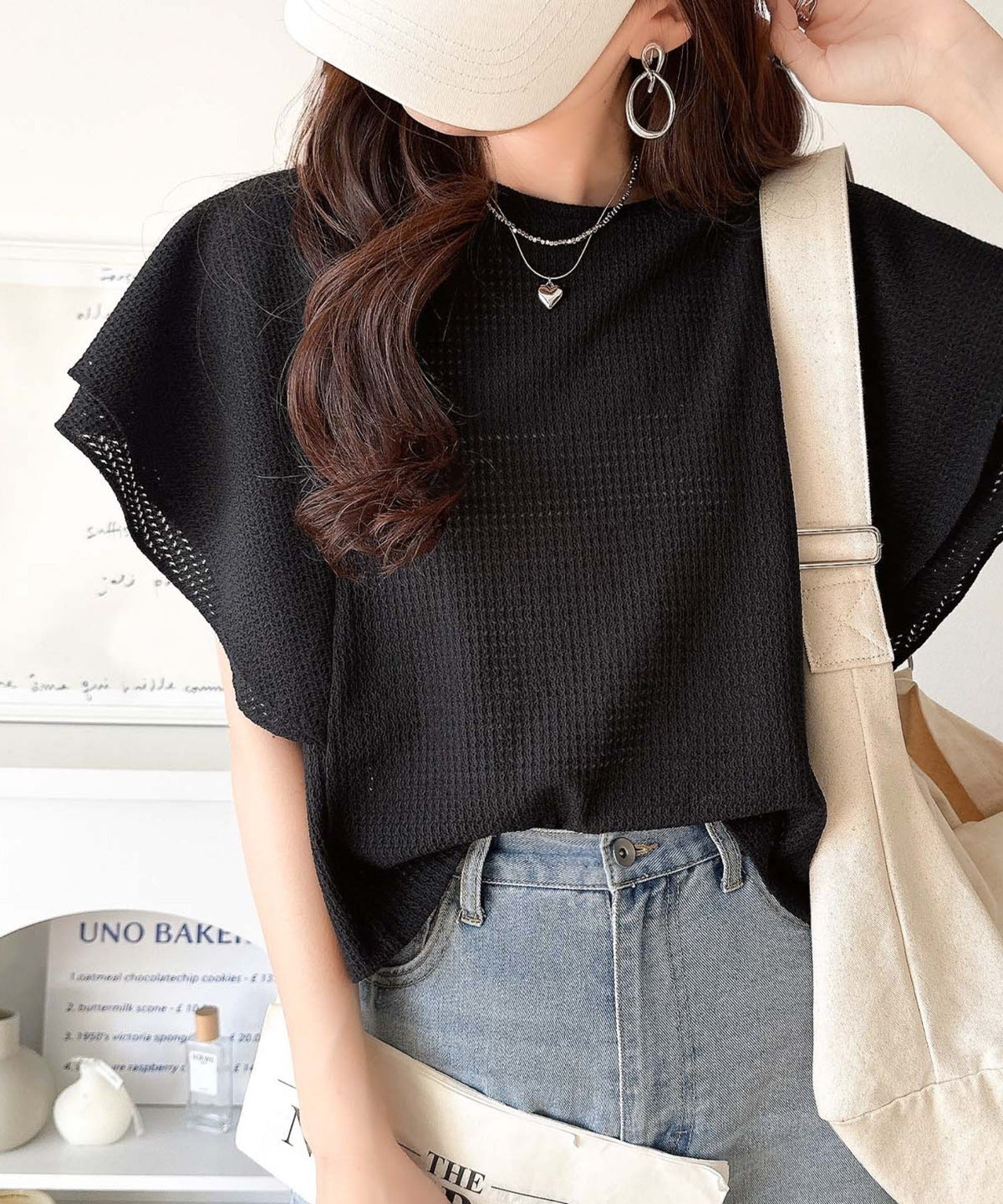 一枚で“きれい可愛い”が完成！レースジャガードフリルスリーブTシャツ ce1110173