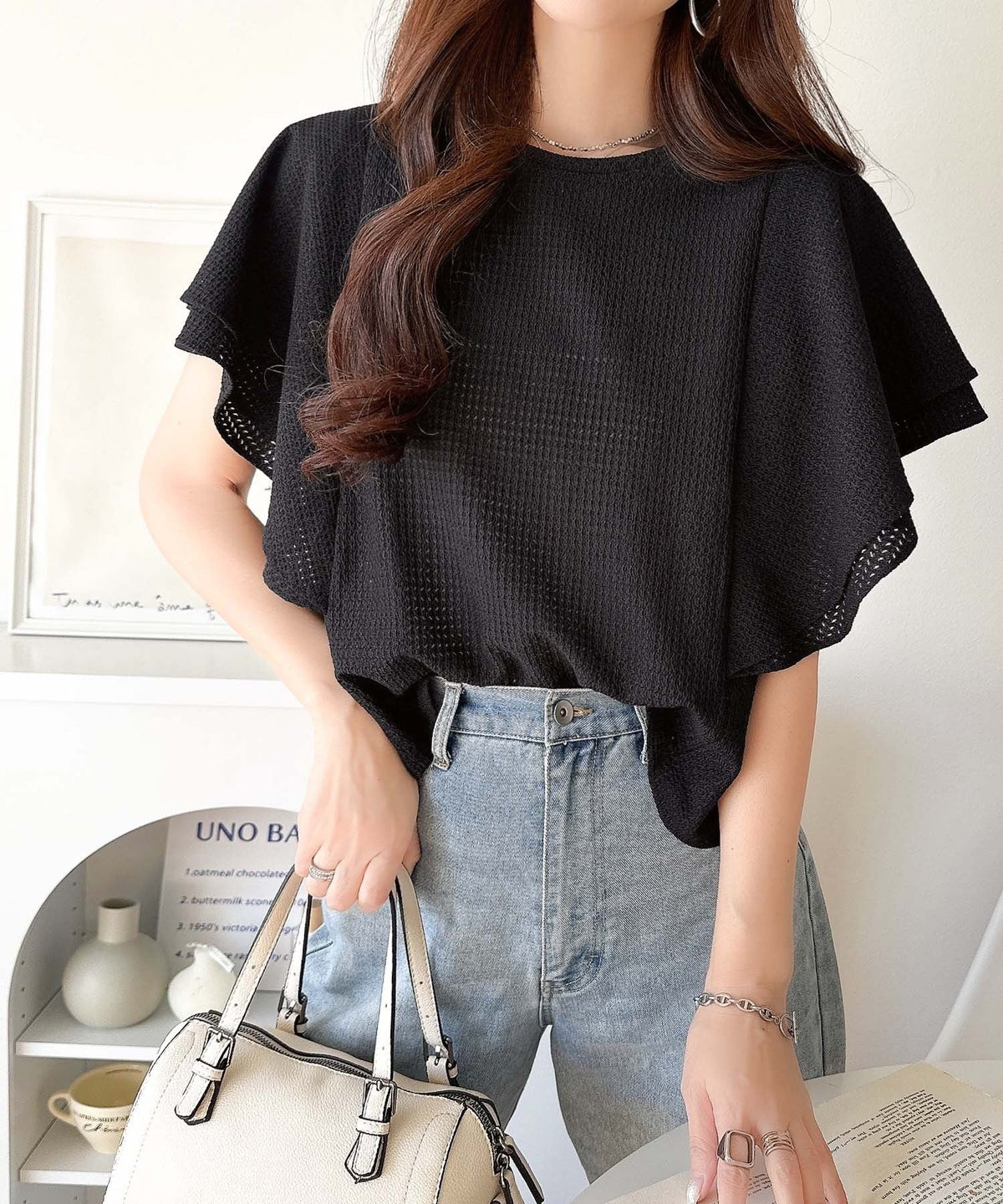 一枚で“きれい可愛い”が完成！レースジャガードフリルスリーブTシャツ ce1110173