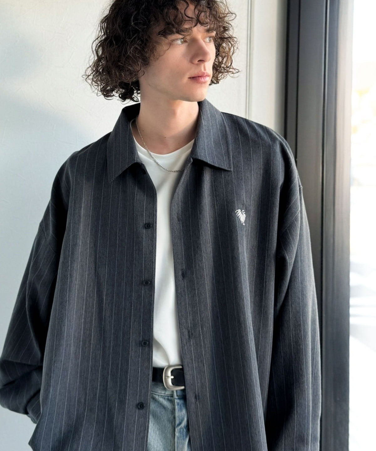 【Classical Origin】「大人のさりげなさ。」刺繍入りストライプ柄オーバーサイズシャツ（長袖）/Embroidered Stripe Pattern Oversized Shirt co1010023