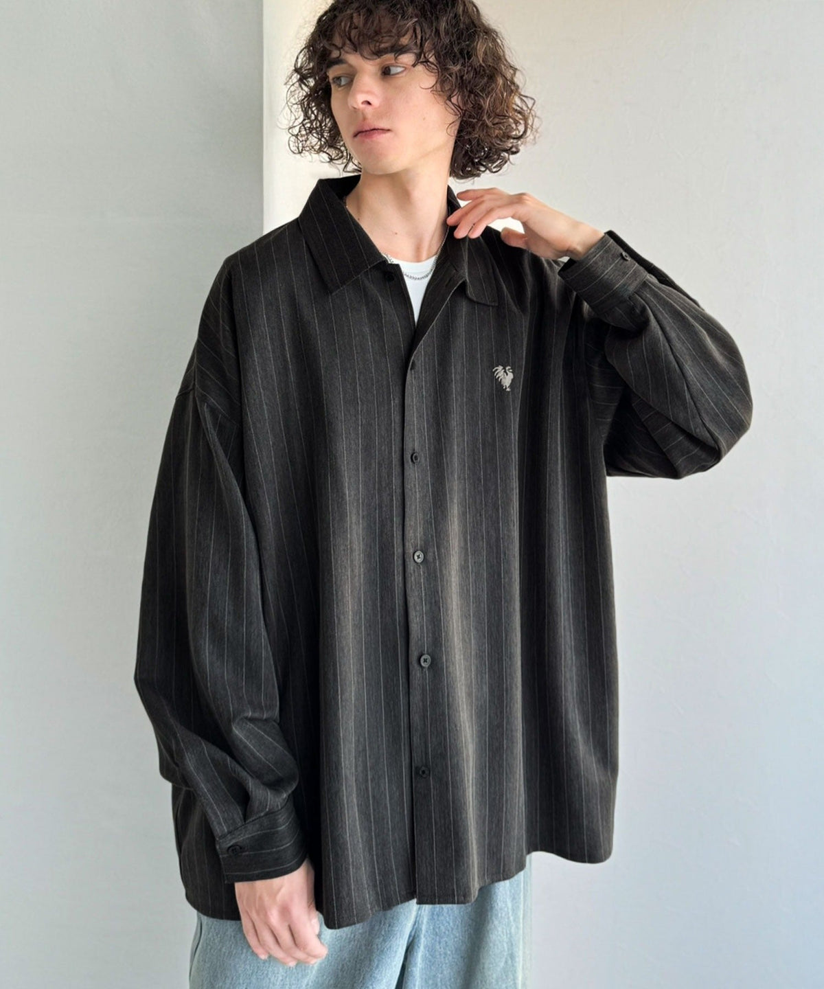 【Classical Origin】「大人のさりげなさ。」刺繍入りストライプ柄オーバーサイズシャツ（長袖）/Embroidered Stripe Pattern Oversized Shirt co1010023