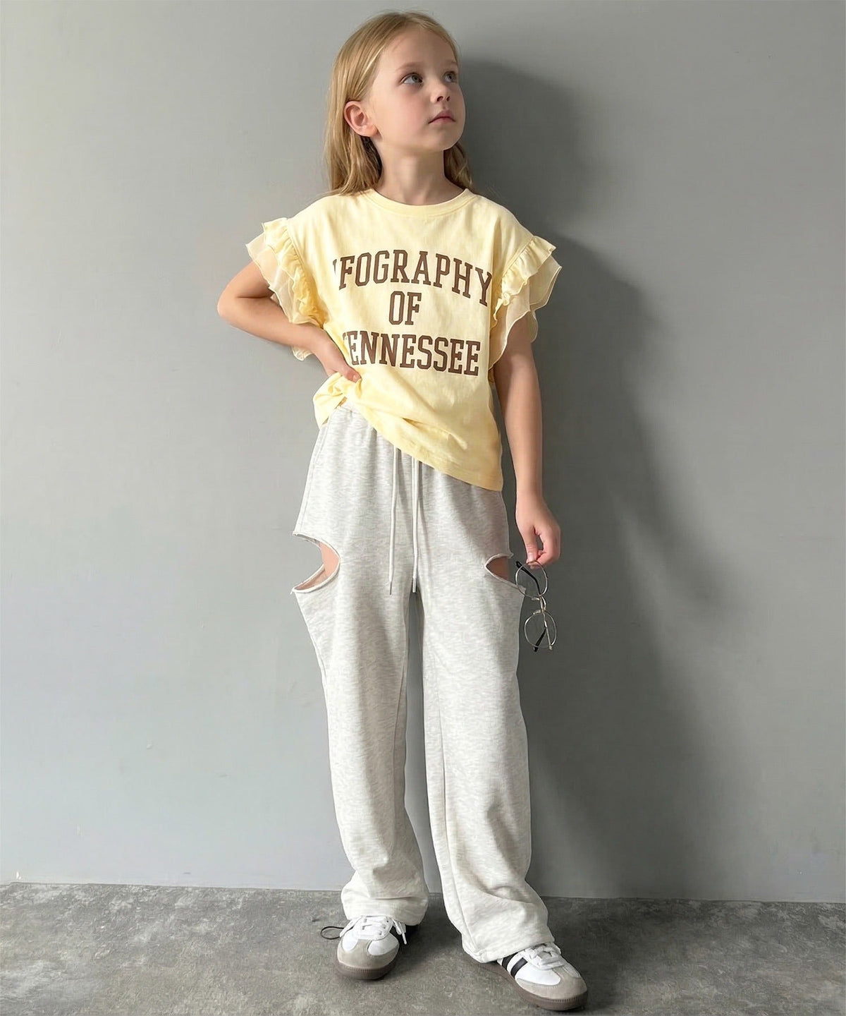 【mily bilet】【キッズ】 親子リンクコーデ可能◎ダブルフリル袖カレッジライクロゴゆるTシャツ mk1329036