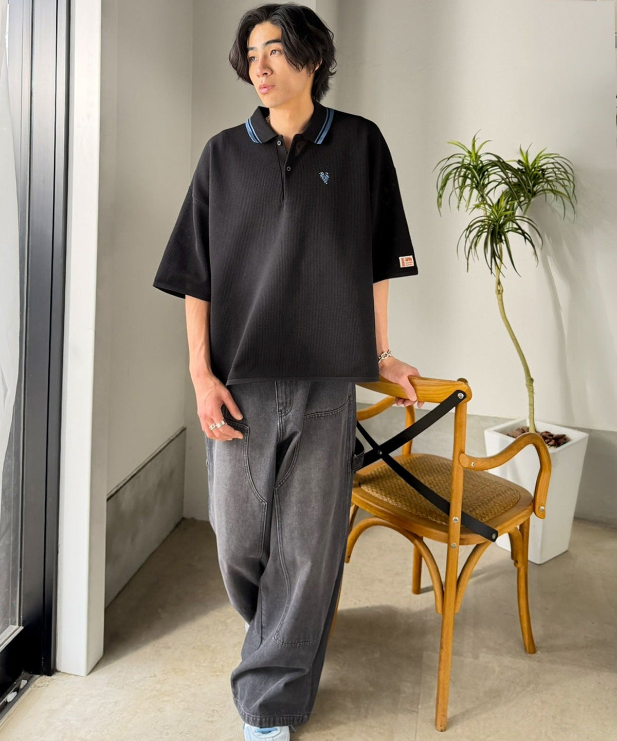 《JaVaジャバコラボ》軽くて涼しくてアイロン要らず！ワンポイント刺繍入り 襟ライン配色 サマーニットポロシャツ（半袖） jo1250001