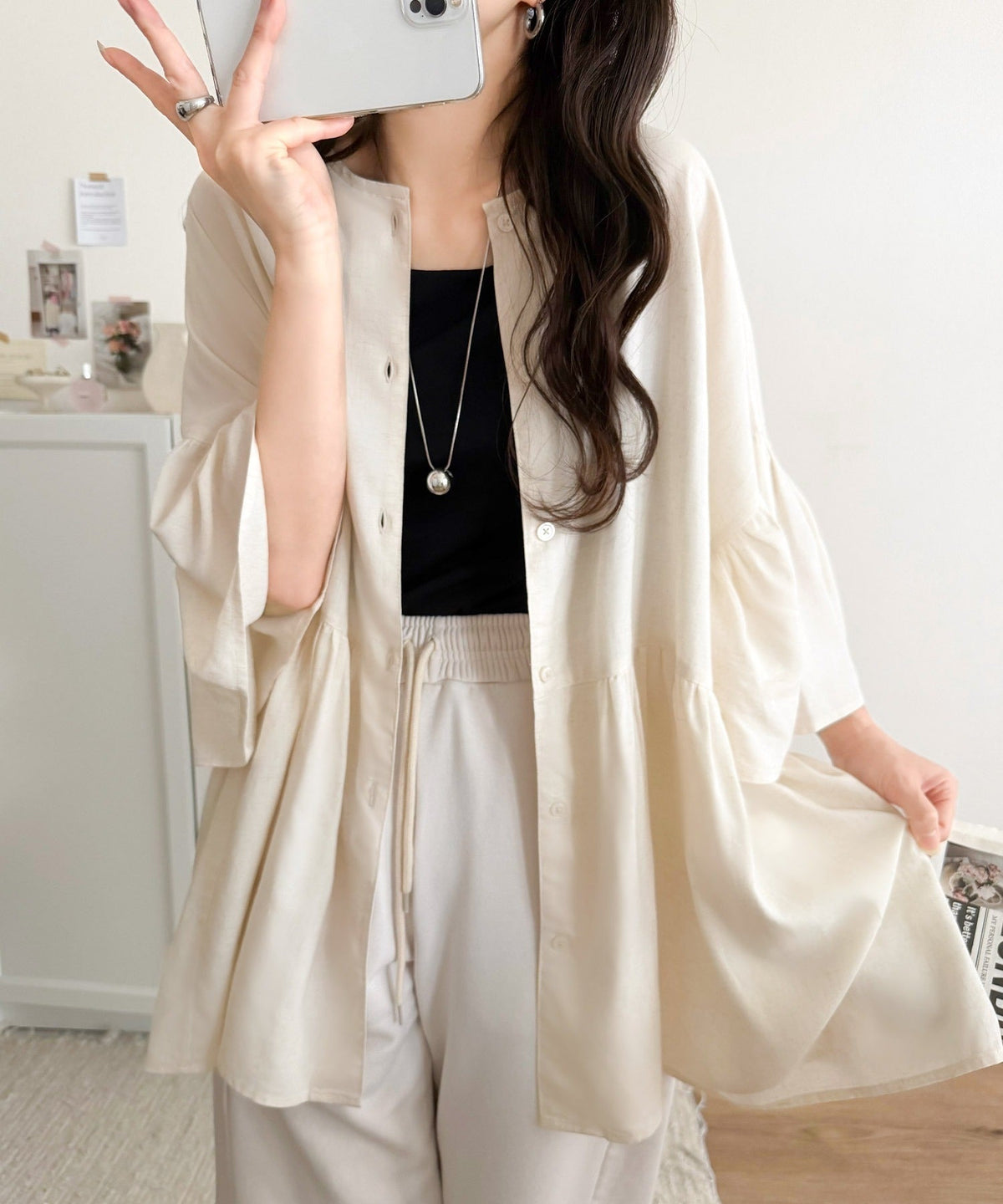 【接触冷感・UVカット機能付き】涼感ひらり、上品きれい。麻混 前後2way 袖フリルウエスト切り替え ペプラムブラウス ce1010543