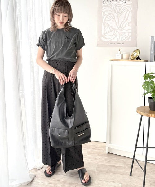 《JaVaジャバコラボ》大人カジュアルにぴったり！綿100％英字胸刺繍ピグメント加工Tシャツ（半袖） jv1330018