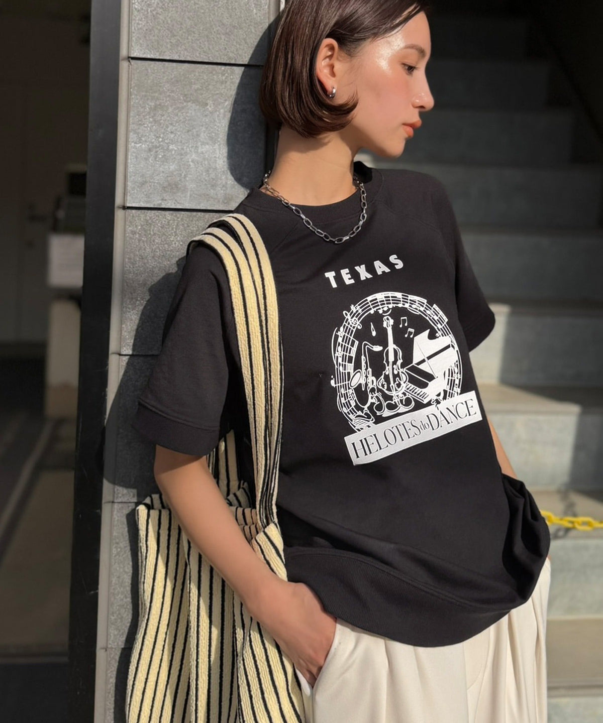《JaVa ジャバコラボ》目を奪う、こなれ感。古着デザイン風ミュージックプリントTシャツ(半袖) jv1330086
