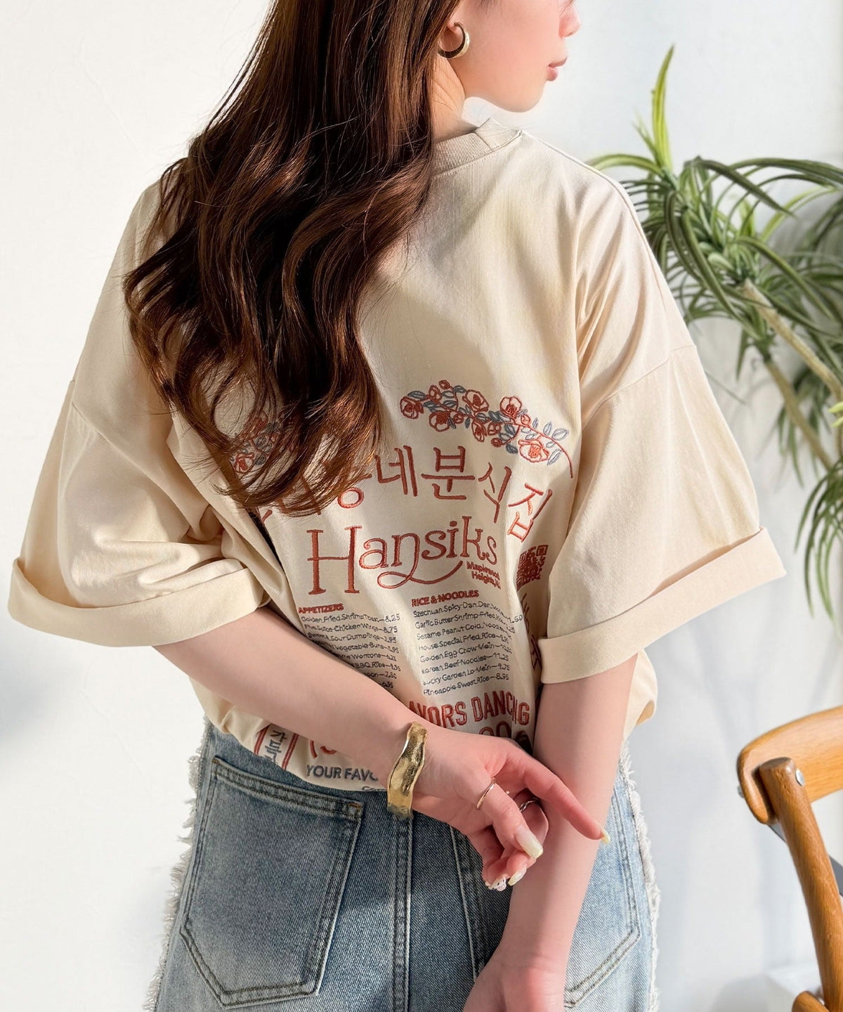 《JaVaジャバコラボ》バック刺繍が主役の一枚♪オーバーサイズ ハングル刺繍バックプリントビッグTEE jv1260552