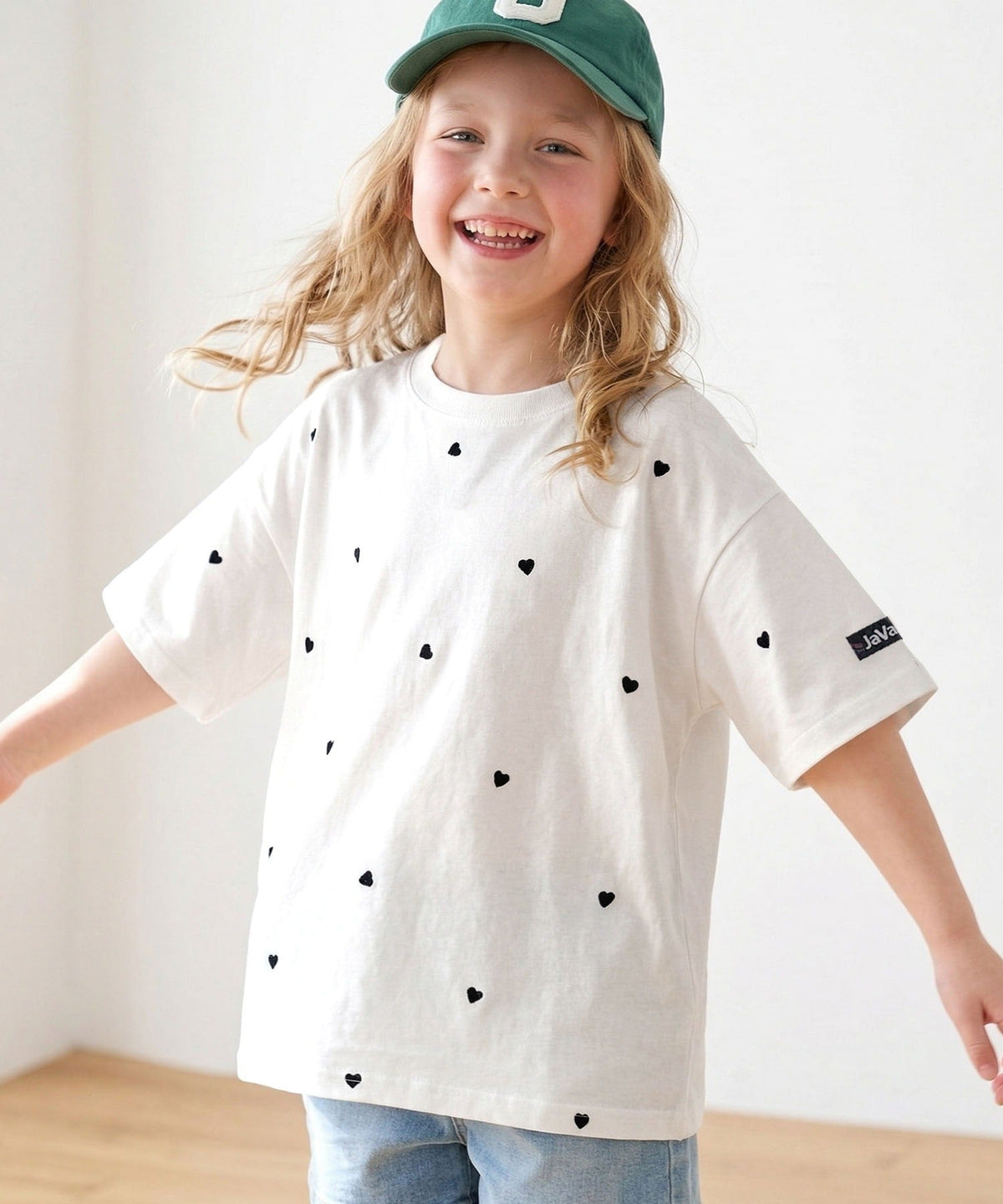 【キッズ】《JaVaジャバコラボ》親子お揃い リンクコーデできちゃう！ミニハート刺繍Tシャツ（半袖） jk1010470