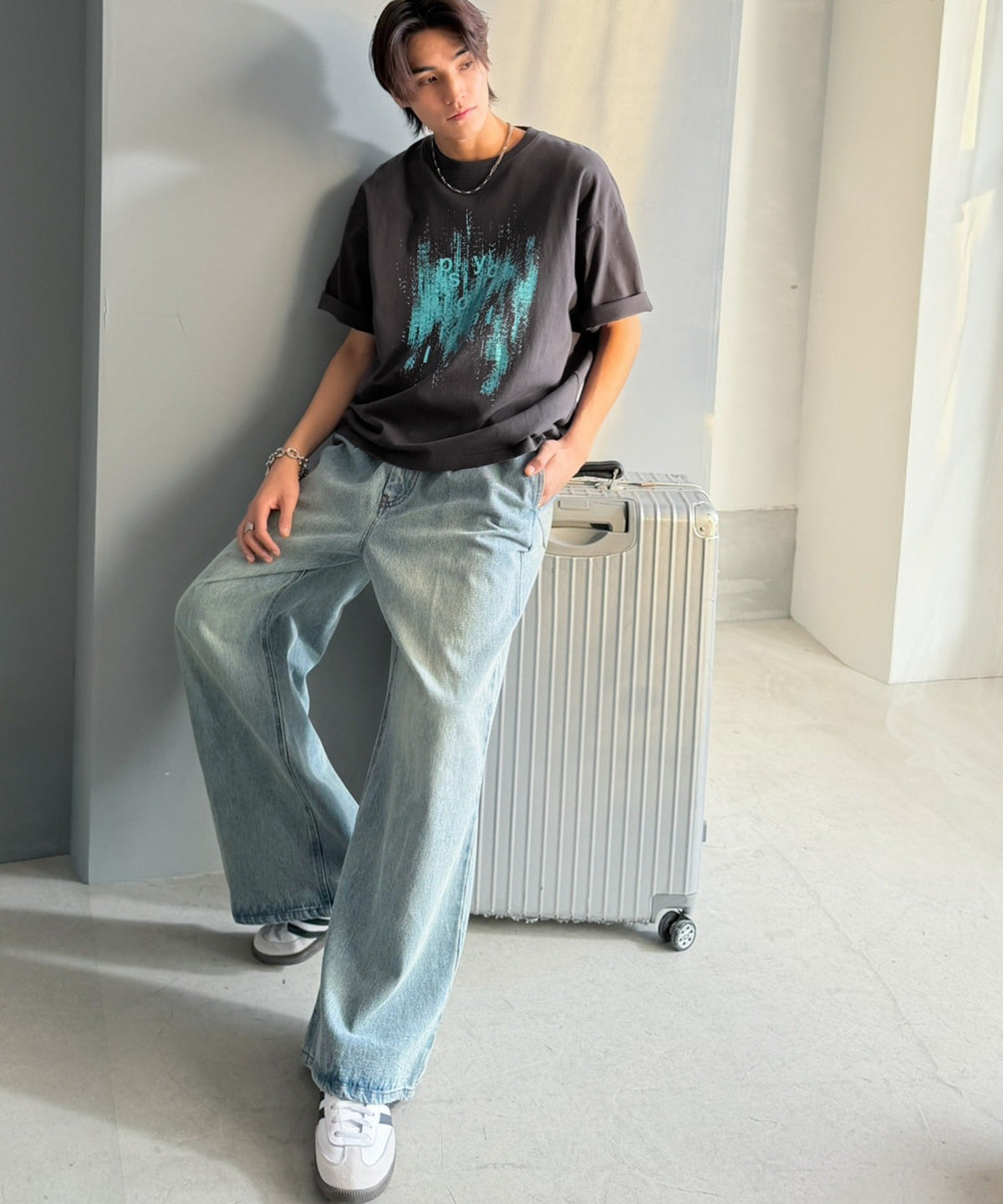 無地じゃ足りない、そんな日に！コットン100% グリッチノイズ箔プリントTシャツ／Glitch Noise Foil Print T-Shirt co1320011