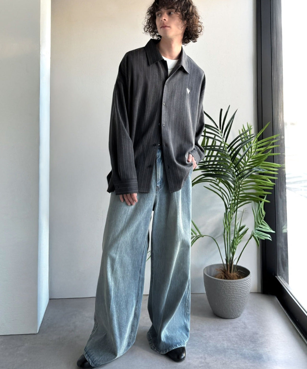 【Classical Origin】「大人のさりげなさ。」刺繍入りストライプ柄オーバーサイズシャツ（長袖）/Embroidered Stripe Pattern Oversized Shirt co1010023