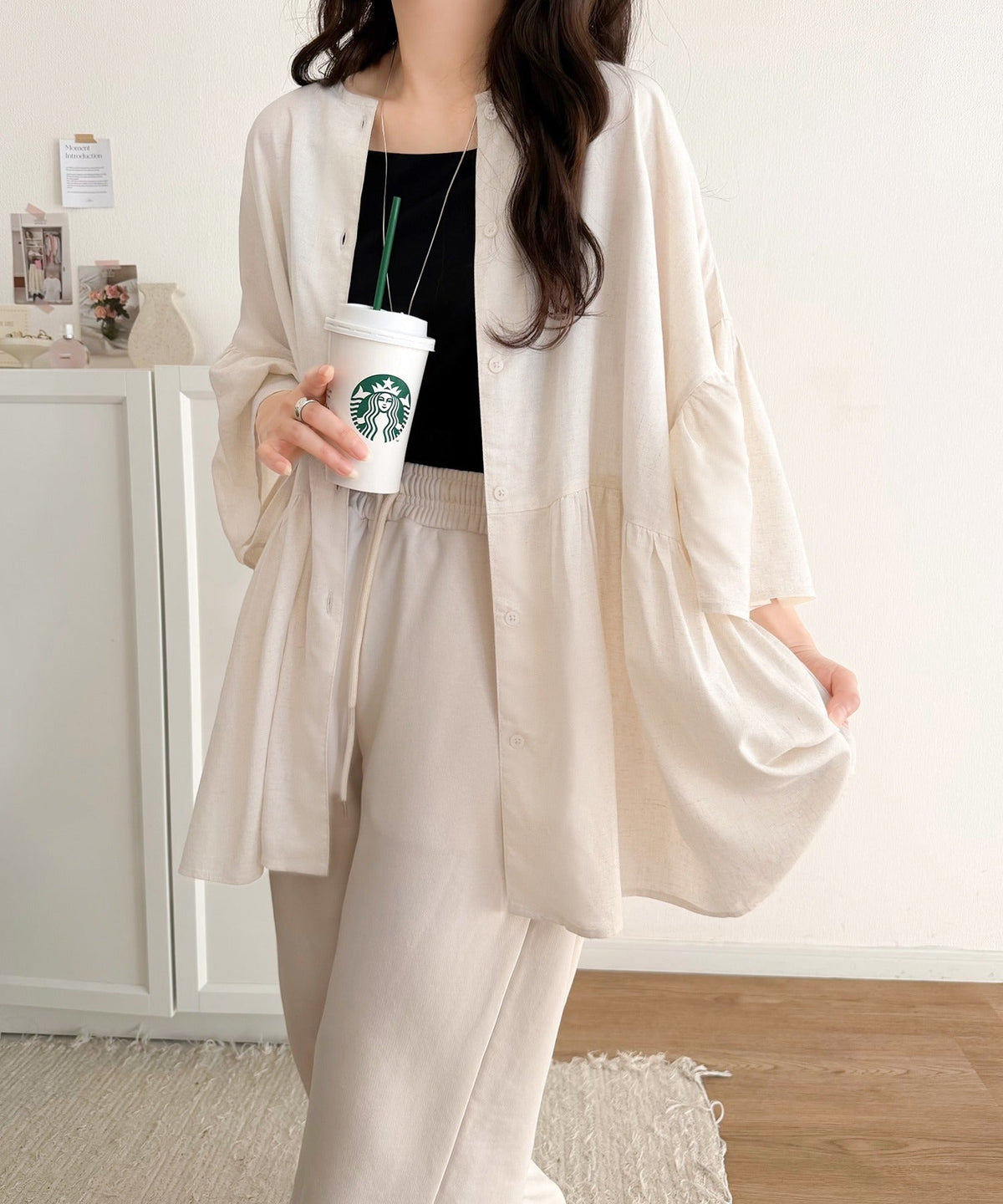 【接触冷感・UVカット機能付き】涼感ひらり、上品きれい。麻混 前後2way 袖フリルウエスト切り替え ペプラムブラウス ce1010543