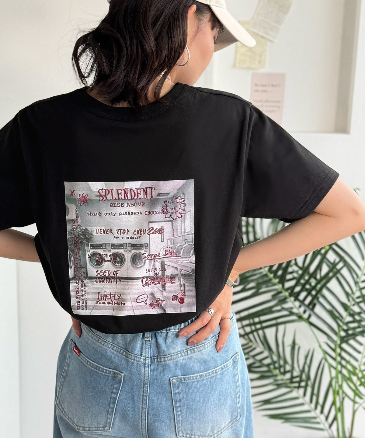 【接触冷感機能付き】背中で魅せる、遊び心とヴィンテージ。コインランドリーバック刺繍Tシャツ（半袖） ce1260549