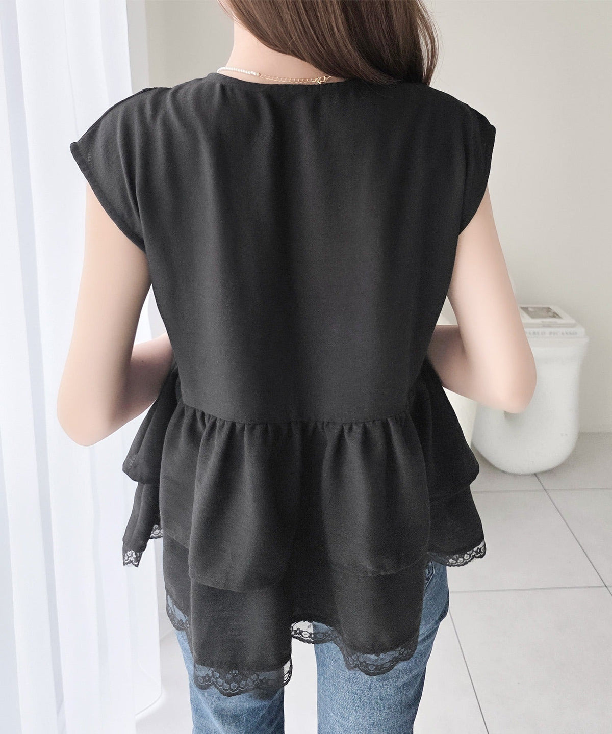 【mily bilet】ふんわり広がるペプラムシルエットで華やかに♪リネンライクレースフリルリボンベスト風ブラウストップス mi1329098