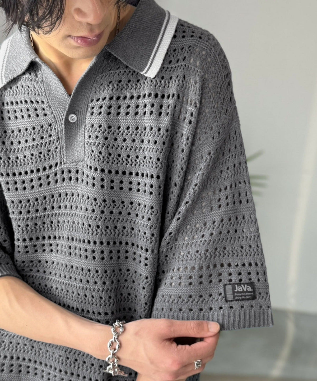 《JaVaジャバコラボ》レトロ〝っぽい〟がちょうどいい。メッシュ編地柄 スキッパー襟 ニットポロシャツ（半袖） jo1250002