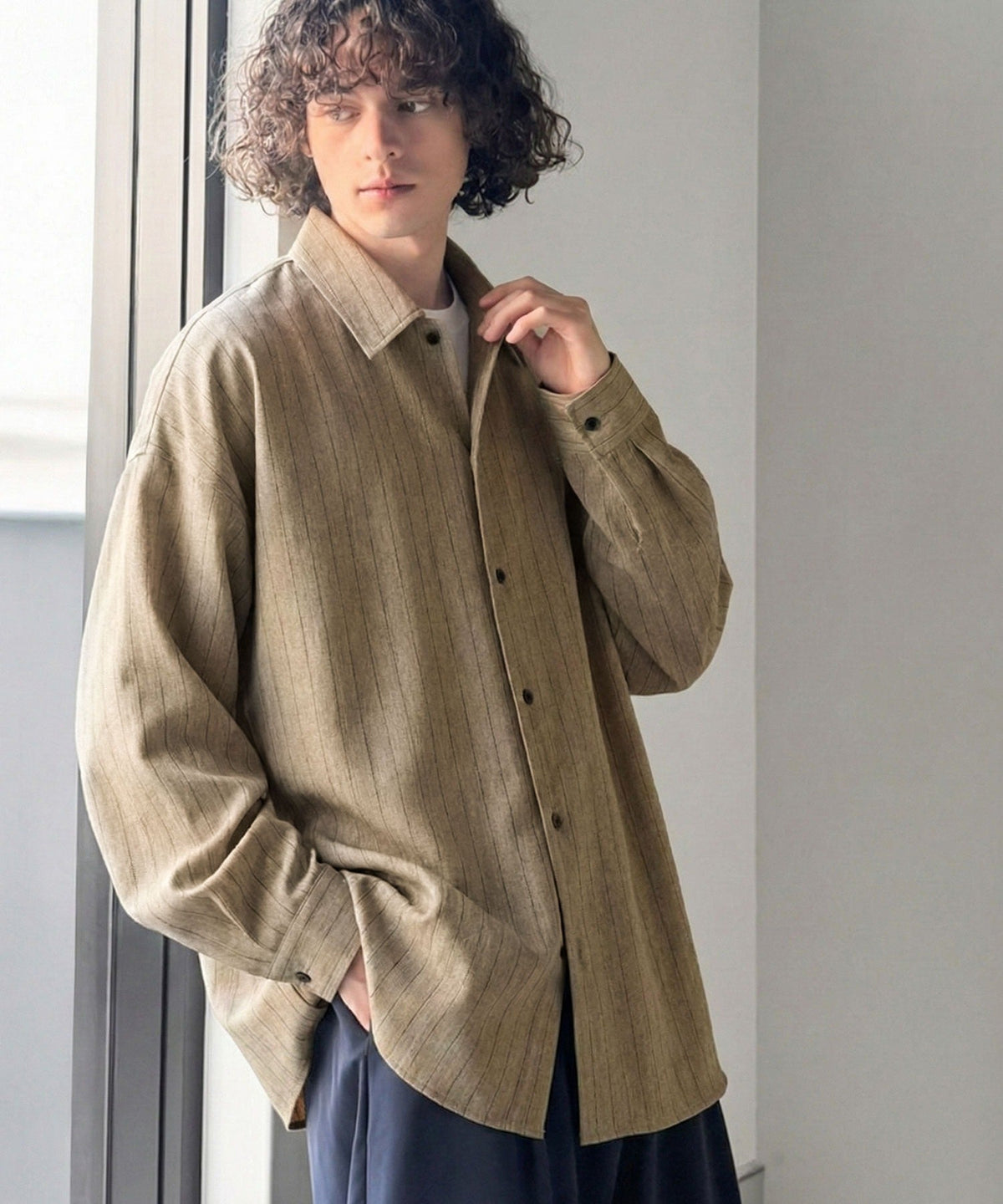 【Classical Origin】「大人のさりげなさ。」刺繍入りストライプ柄オーバーサイズシャツ（長袖）/Embroidered Stripe Pattern Oversized Shirt co1010023