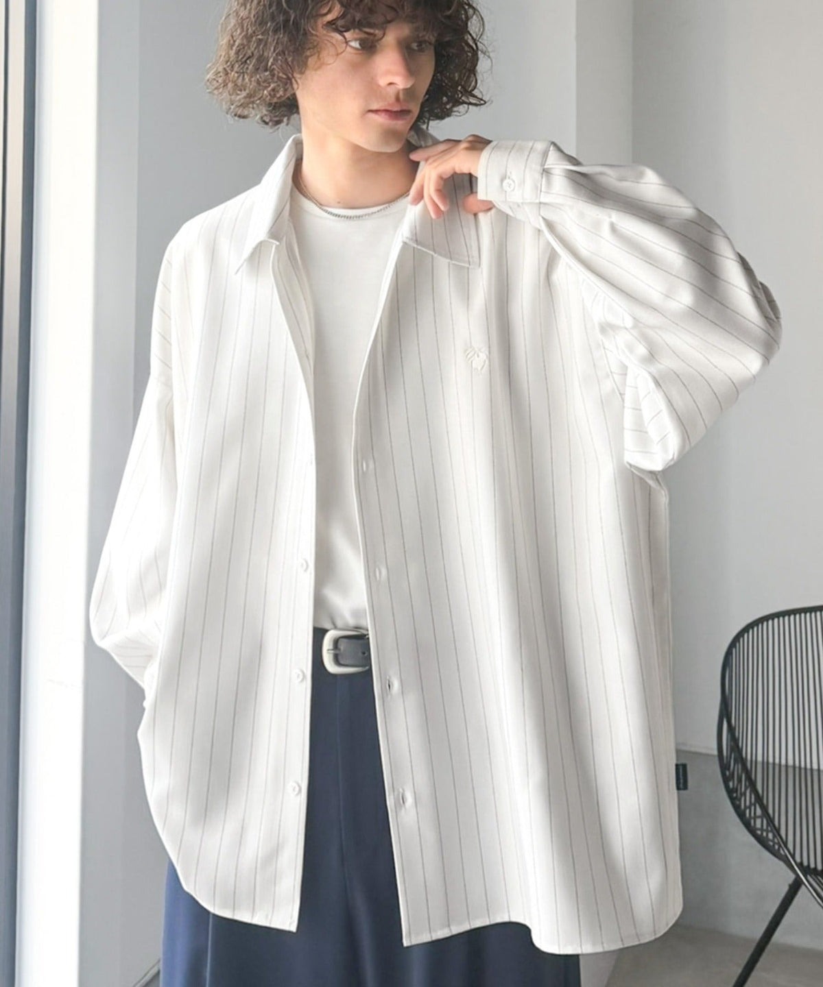 【Classical Origin】「大人のさりげなさ。」刺繍入りストライプ柄オーバーサイズシャツ（長袖）/Embroidered Stripe Pattern Oversized Shirt co1010023