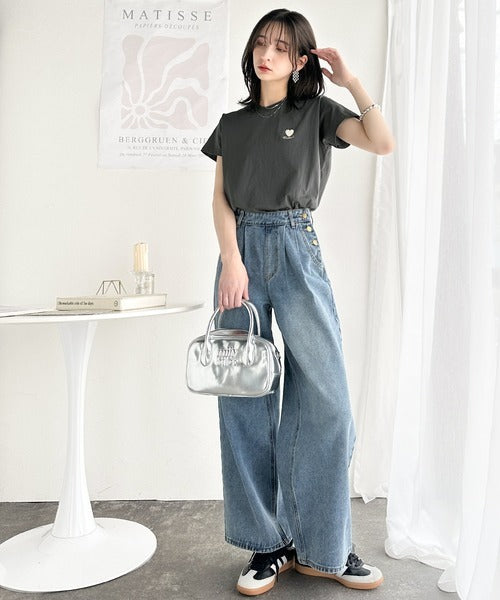 トレンドをまとう。綿100％シルケット風ハート胸サガラ刺繍Tシャツ（半袖） ce1330013