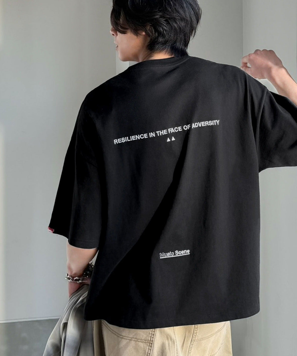 《JaVaジャバコラボ》遊びゴコロを着こなす。綿100％ 前後ランダムロゴ刺繍 オーバーサイズTシャツ（半袖） jo1320012