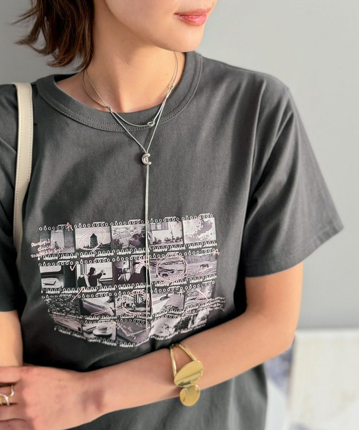 【接触冷感機能付き】ただのTシャツじゃ、終わらない。フィルムネガフォトプリント×ラクガキ刺繍Tシャツ（半袖） ce1260553