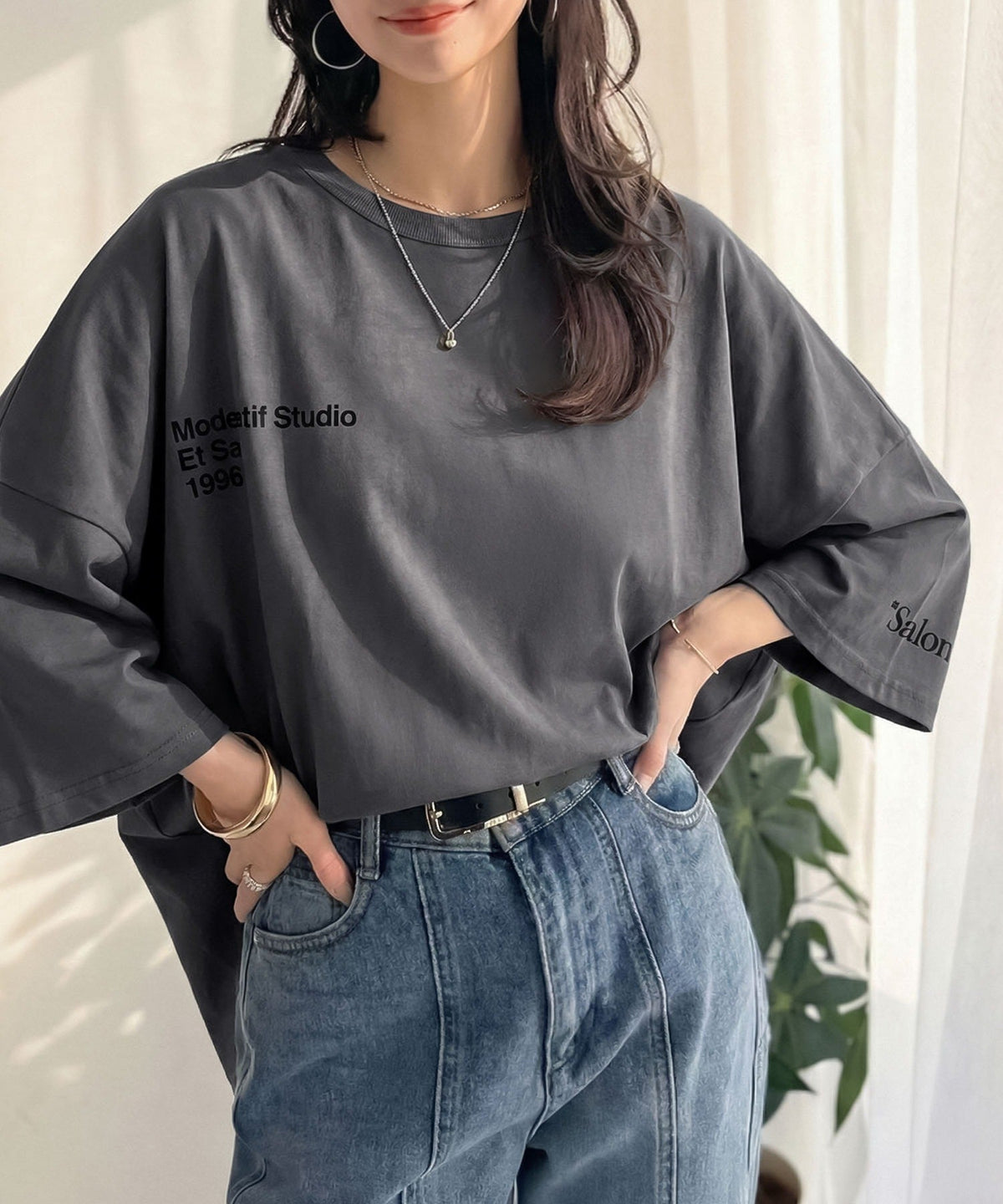 【接触冷感・吸水速乾機能付き】配色ロゴに秘める、大人の遊び心。フロッキーロゴ付きオーバーシルエットTシャツ（半袖） ce1330076