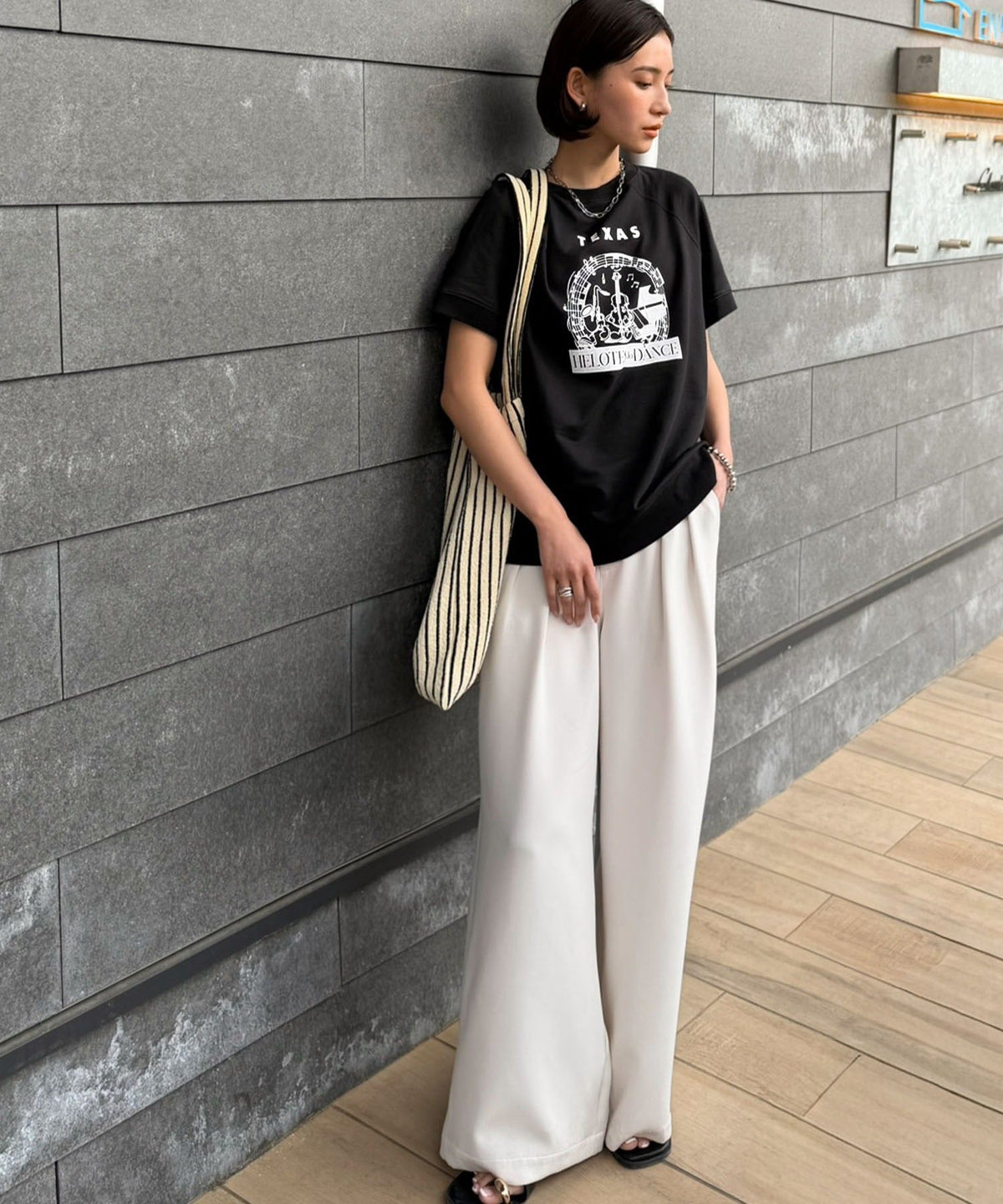 《JaVa ジャバコラボ》目を奪う、こなれ感。古着デザイン風ミュージックプリントTシャツ(半袖) jv1330086