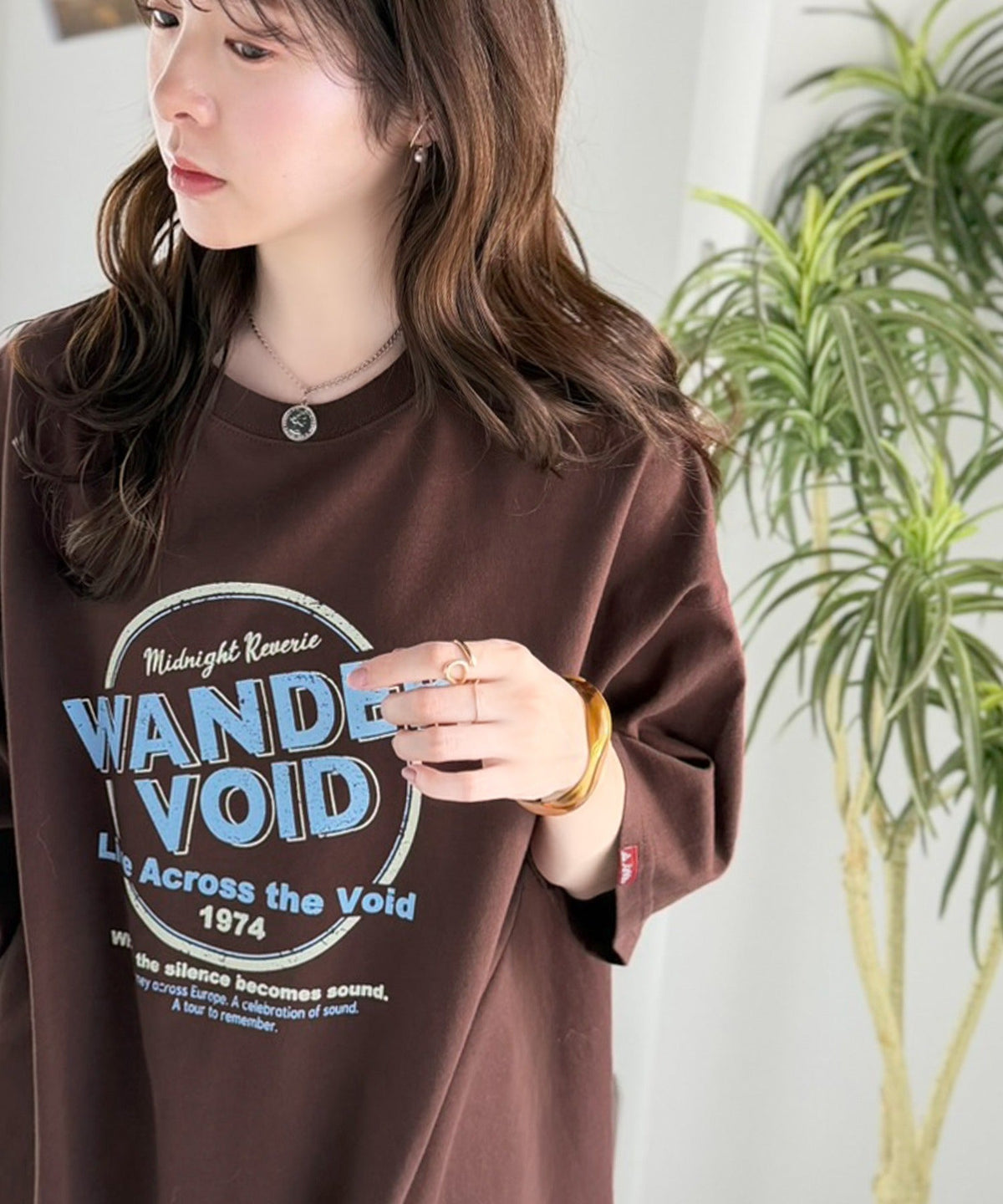 《JaVaジャバコラボ》配色で遊ぶ！大人カジュアルの決定版。綿100％ツアーロゴTシャツ (半袖) jv1329087