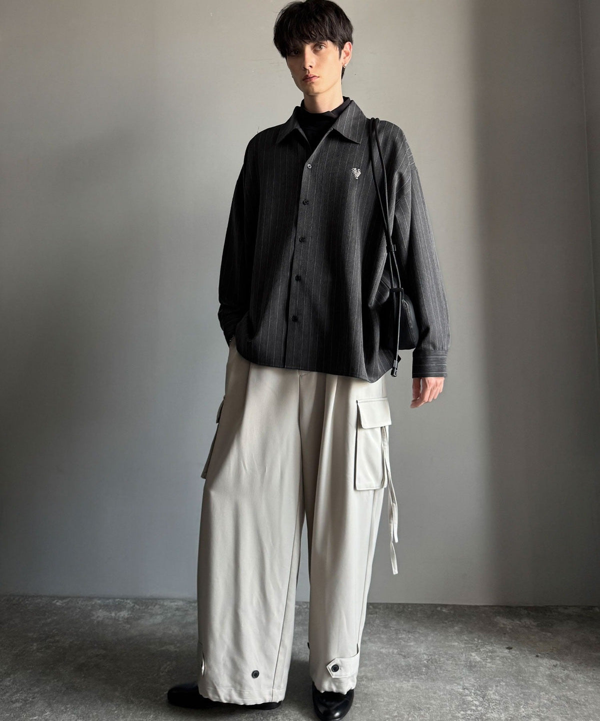 【Classical Origin】「大人のさりげなさ。」刺繍入りストライプ柄オーバーサイズシャツ（長袖）/Embroidered Stripe Pattern Oversized Shirt co1010023