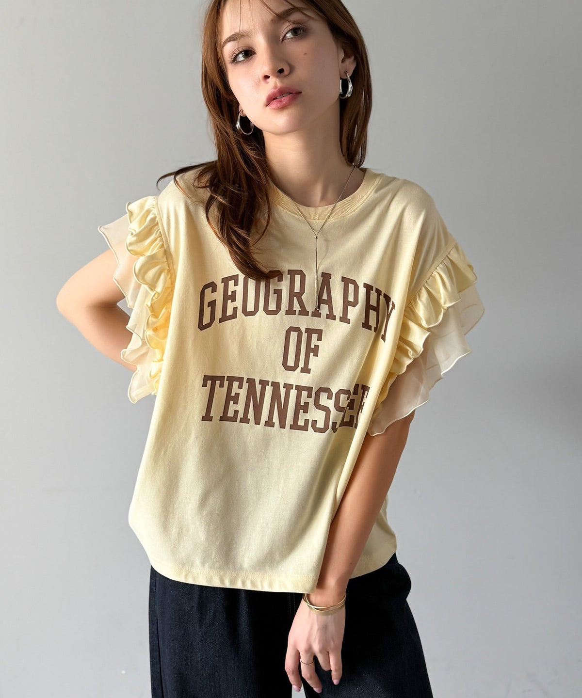 【mily bilet】【キッズ】 親子リンクコーデ可能◎ダブルフリル袖カレッジライクロゴゆるTシャツ mk1329036