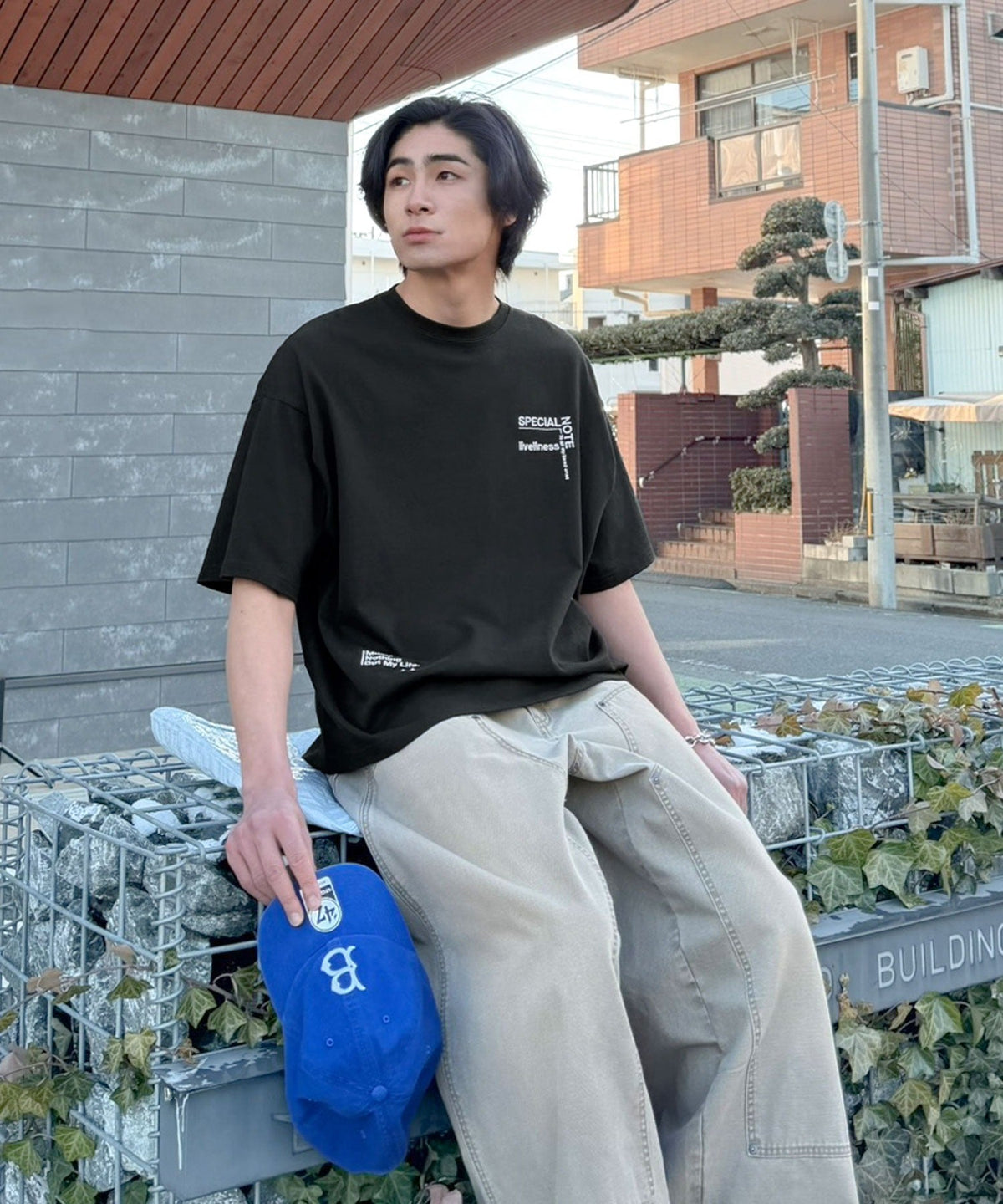 《JaVaジャバコラボ》遊びゴコロを着こなす。綿100％ 前後ランダムロゴ刺繍 オーバーサイズTシャツ（半袖） jo1320012