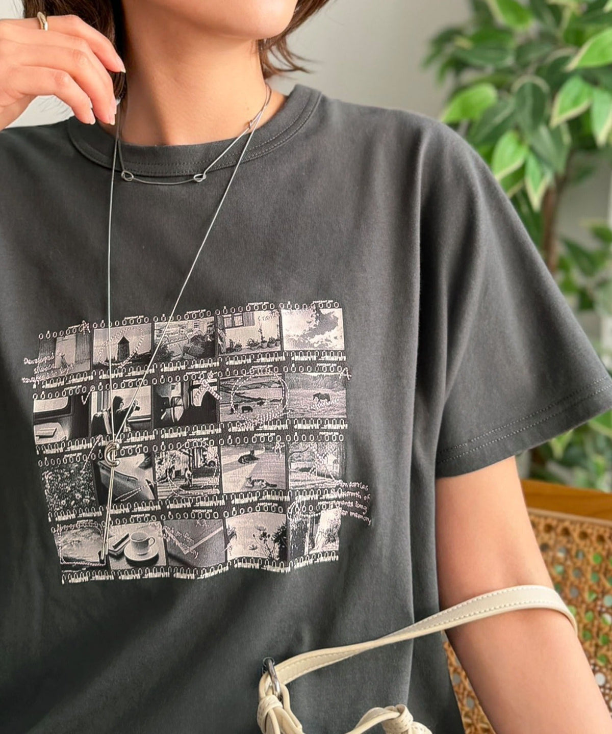 【接触冷感機能付き】ただのTシャツじゃ、終わらない。フィルムネガフォトプリント×ラクガキ刺繍Tシャツ（半袖） ce1260553