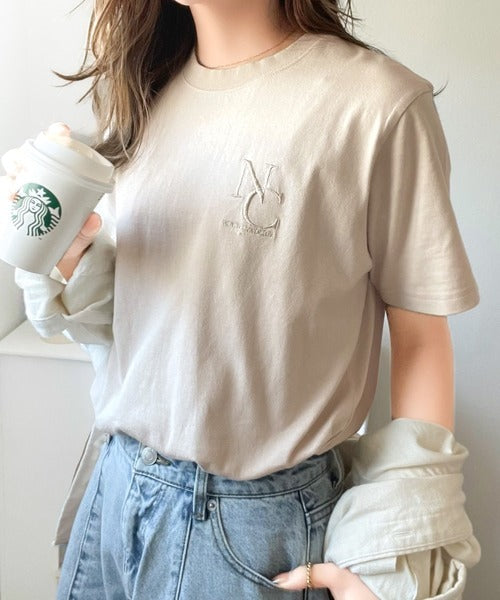 《JaVaジャバコラボ》大人カジュアルにぴったり！綿100％英字胸刺繍ピグメント加工Tシャツ（半袖） jv1330018