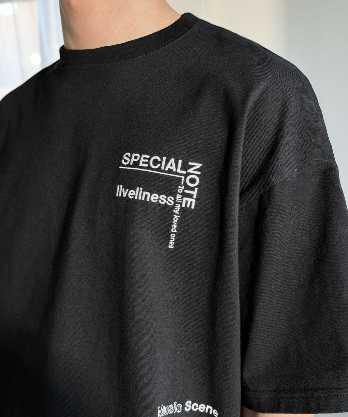 《JaVaジャバコラボ》遊びゴコロを着こなす。綿100％ 前後ランダムロゴ刺繍 オーバーサイズTシャツ（半袖） jo1320012