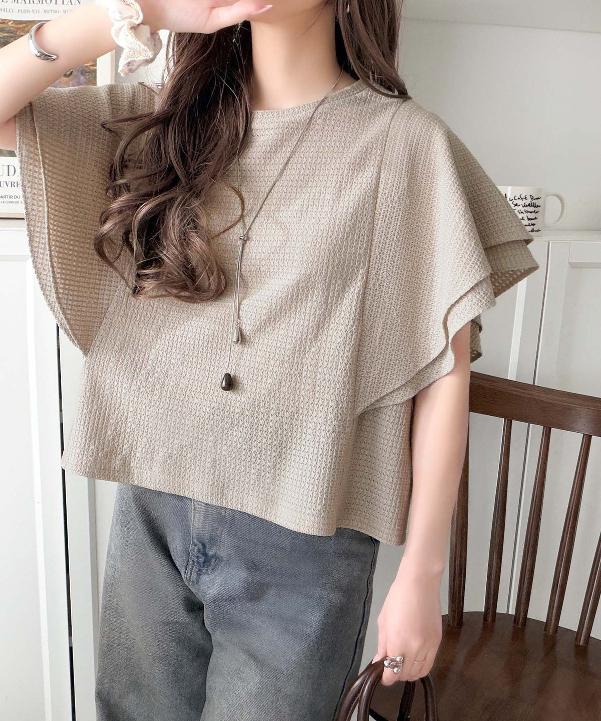 一枚で“きれい可愛い”が完成！レースジャガードフリルスリーブTシャツ ce1110173